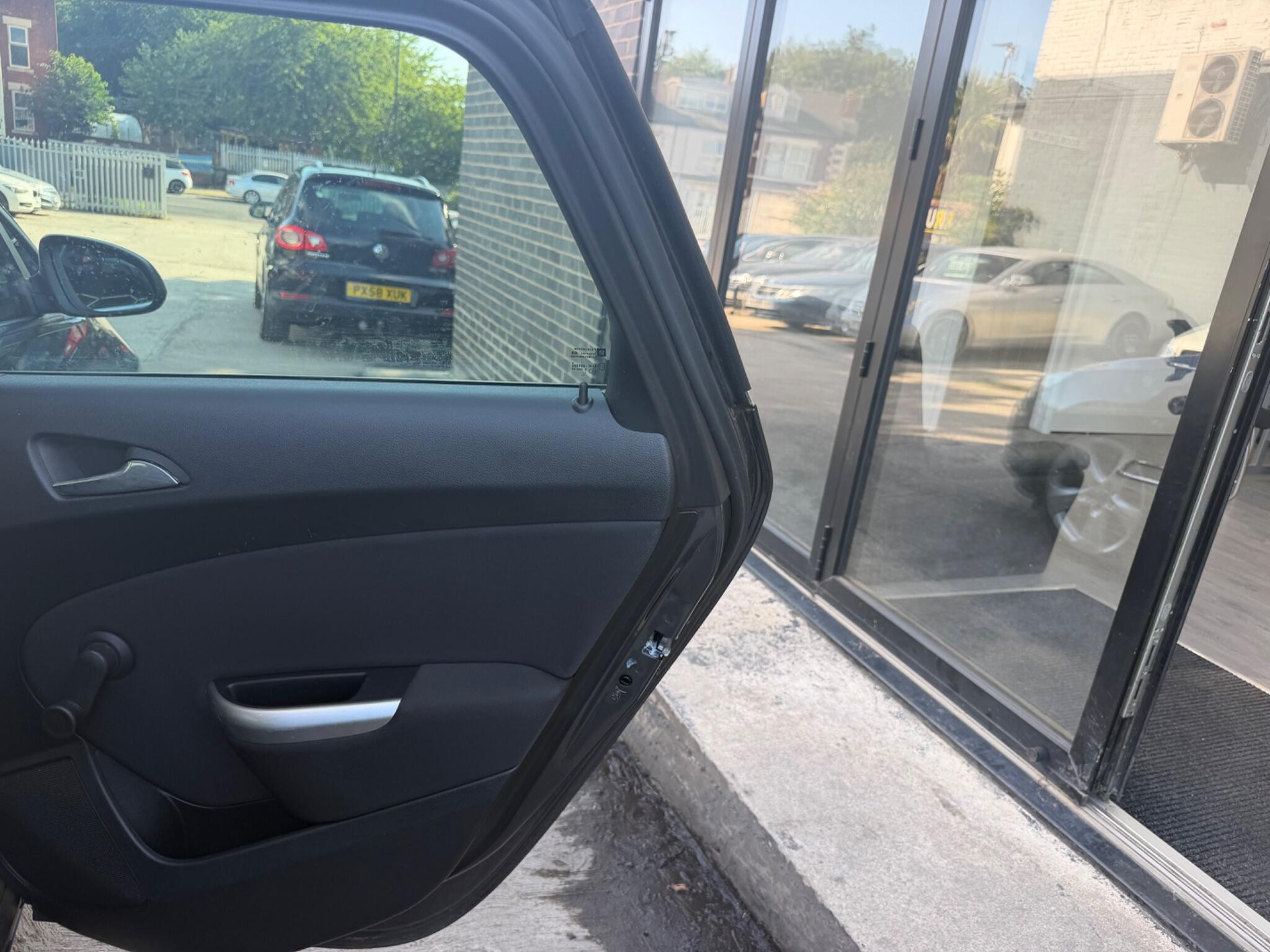 Vauxhall Astra view 14