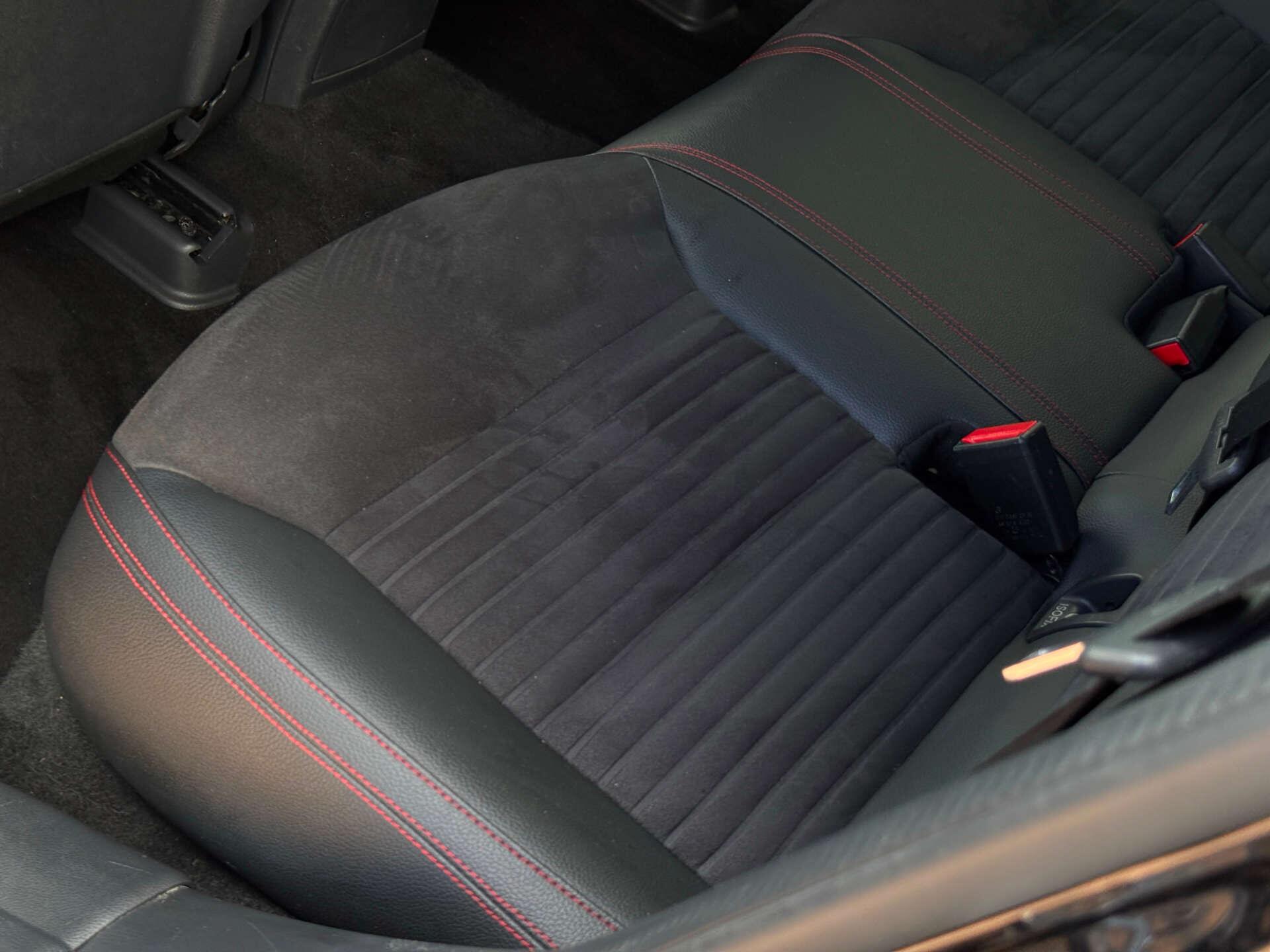 Mercedes-Benz Gla view 58