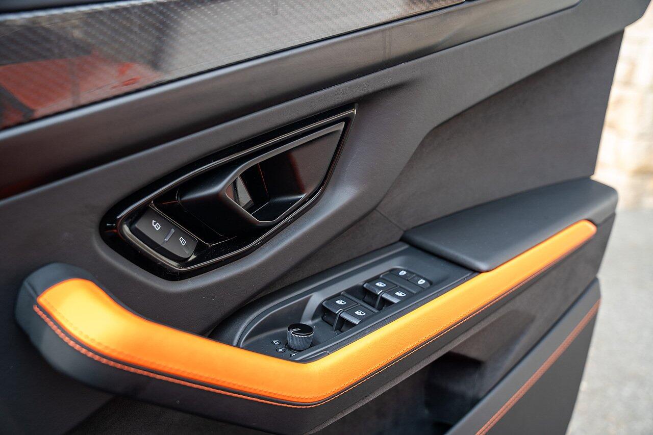Lamborghini Urus view 65