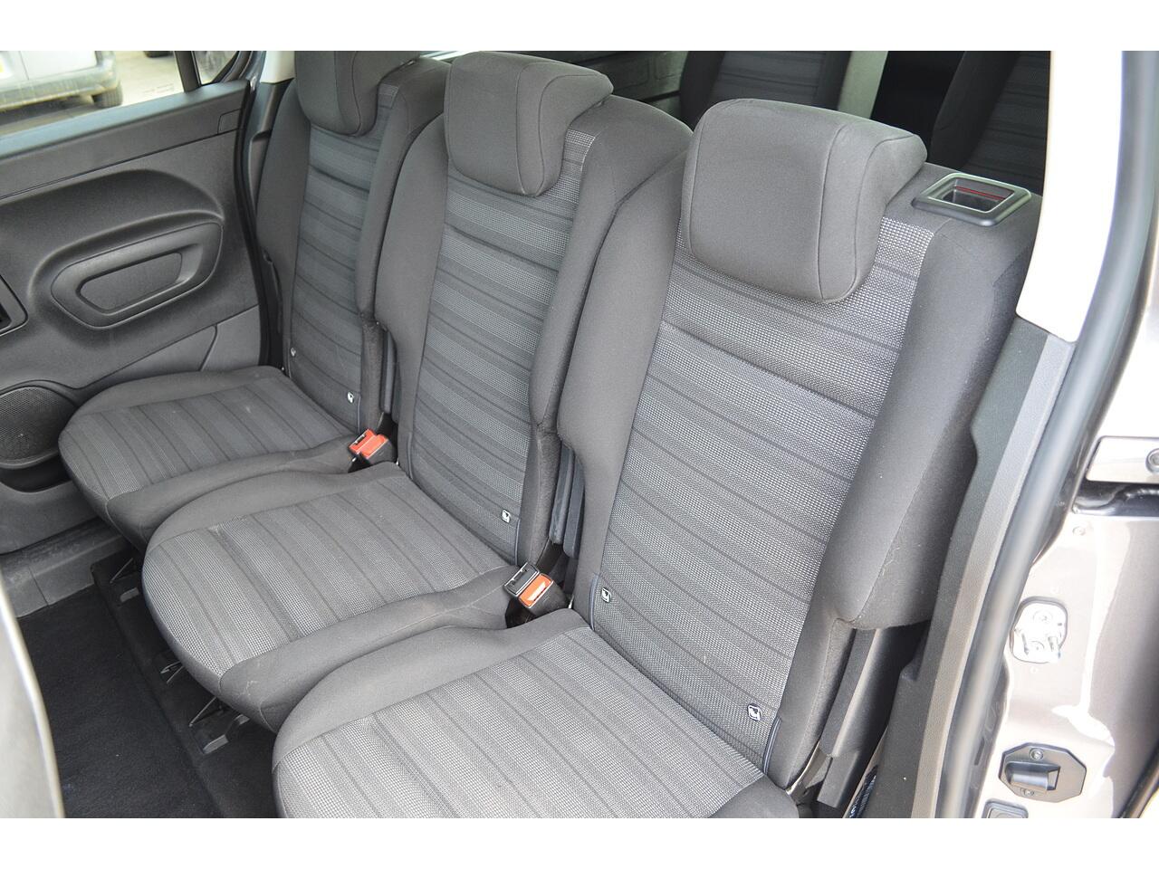 Vauxhall Combo Life view 16