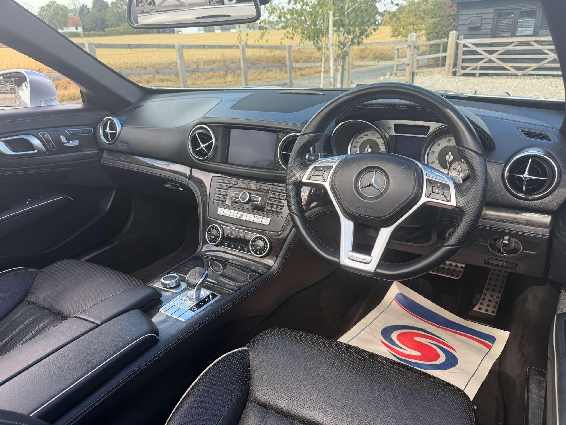 Mercedes-Benz SL view 18