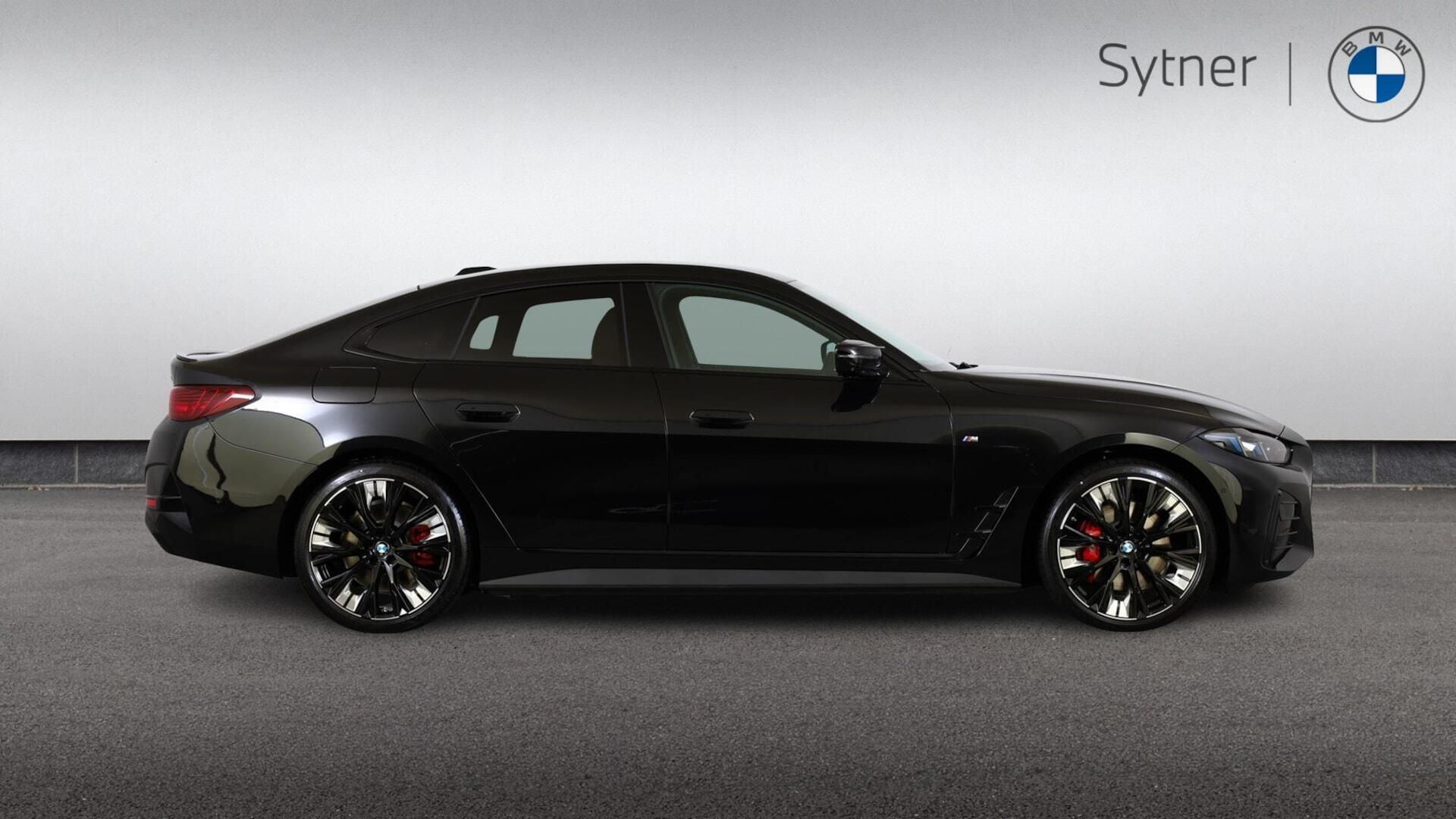 BMW i4 view 3