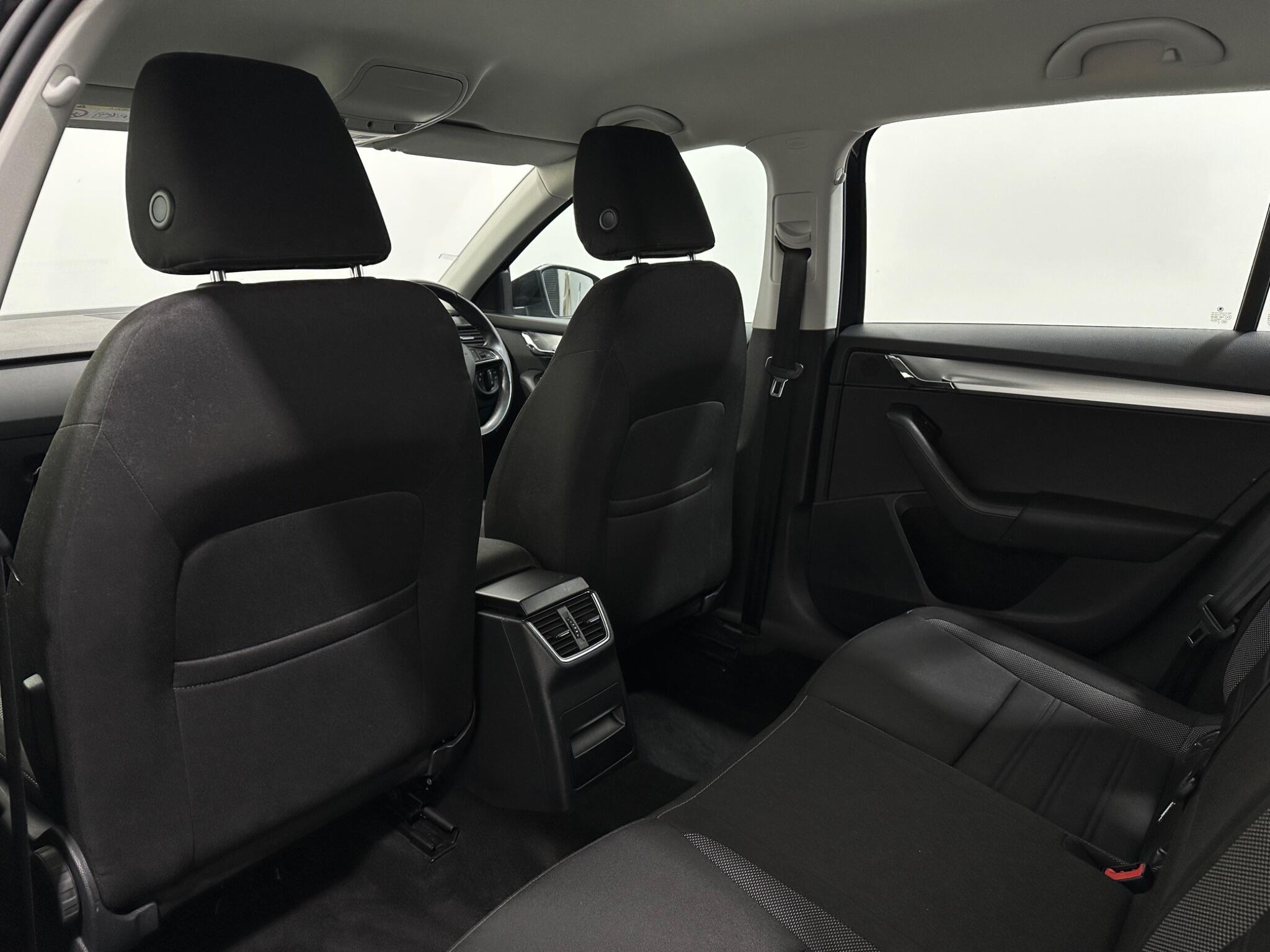 Skoda Octavia view 38