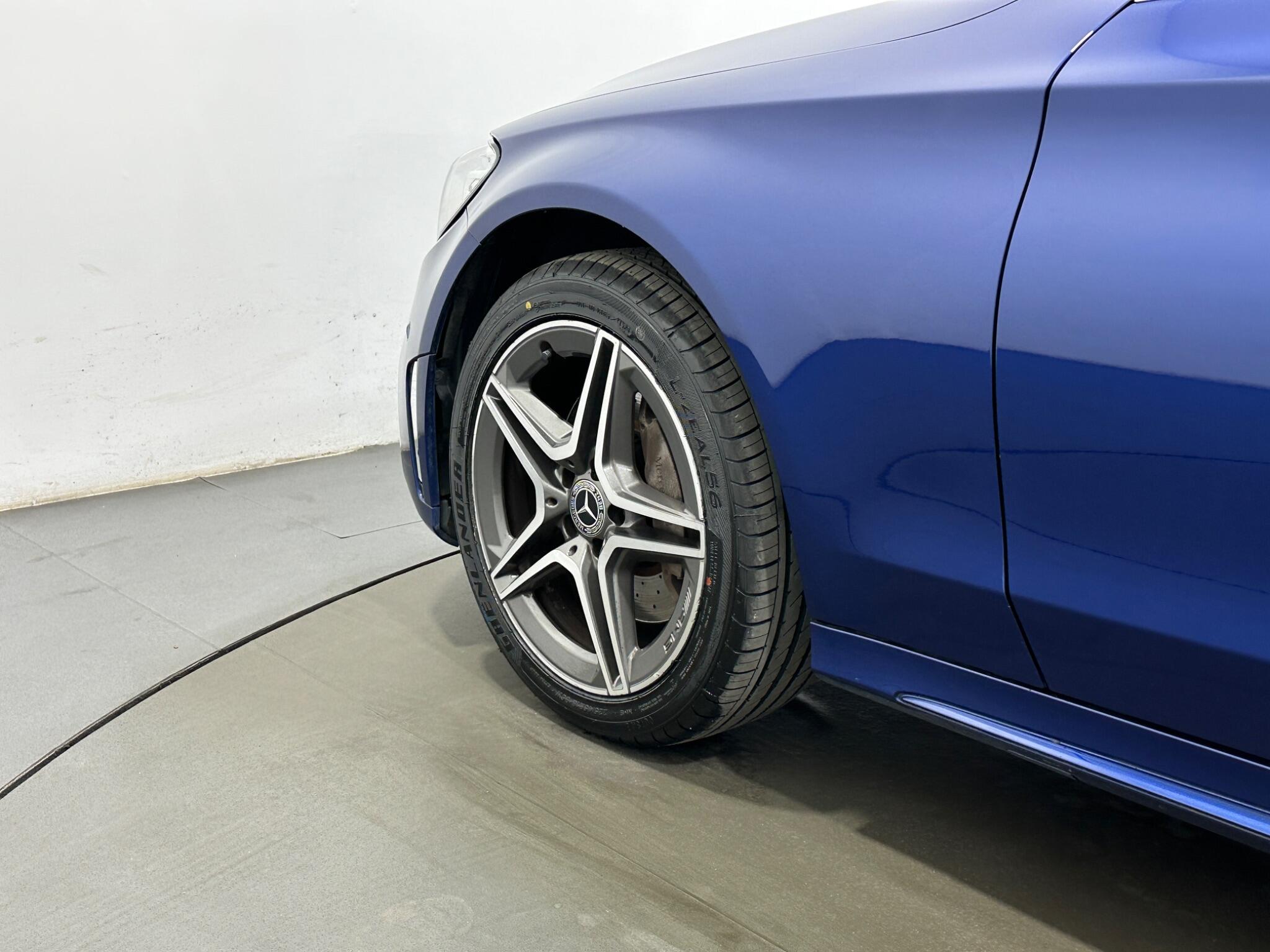 Mercedes-Benz C-Class view 53