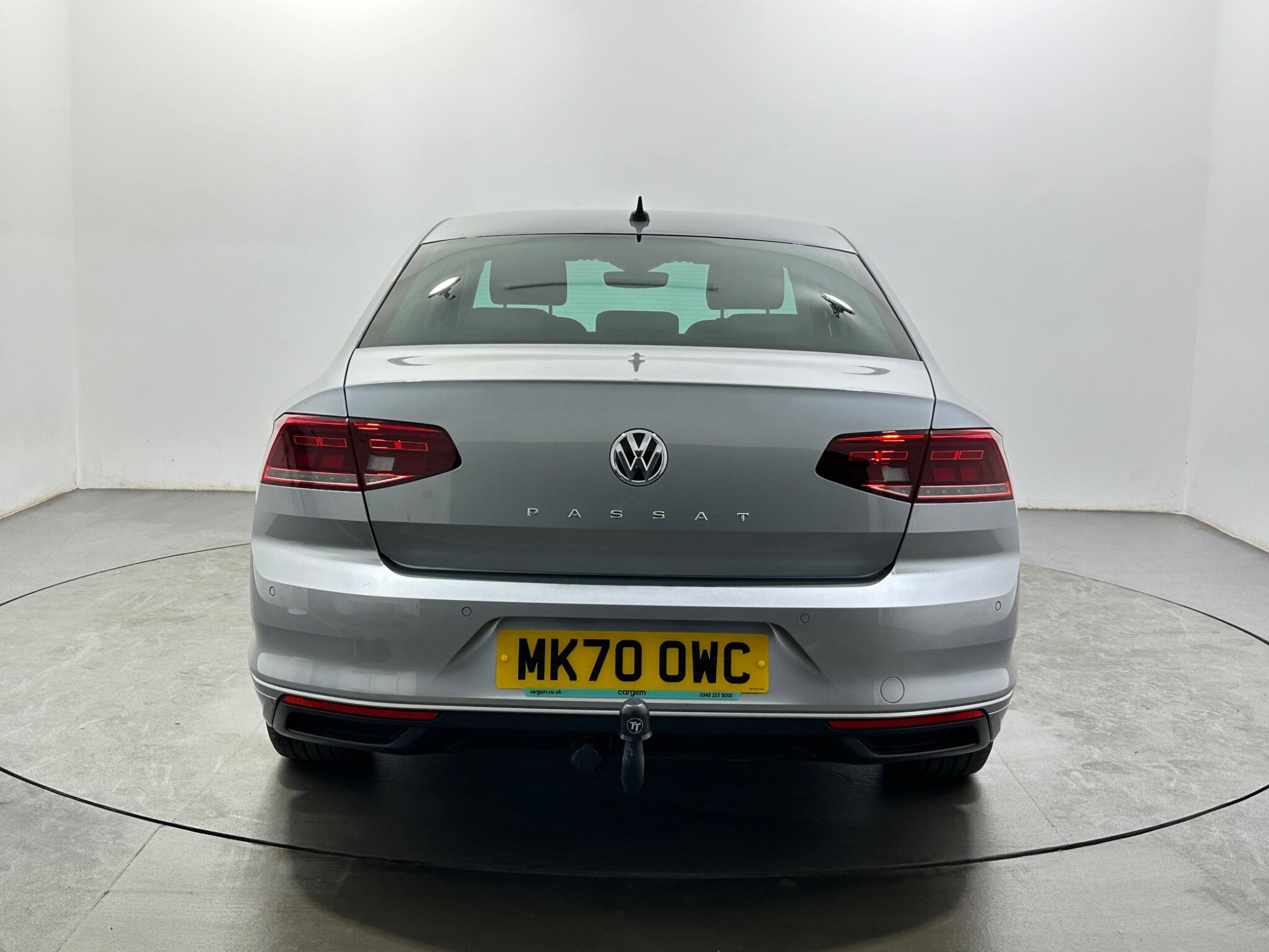 Volkswagen Passat view 7