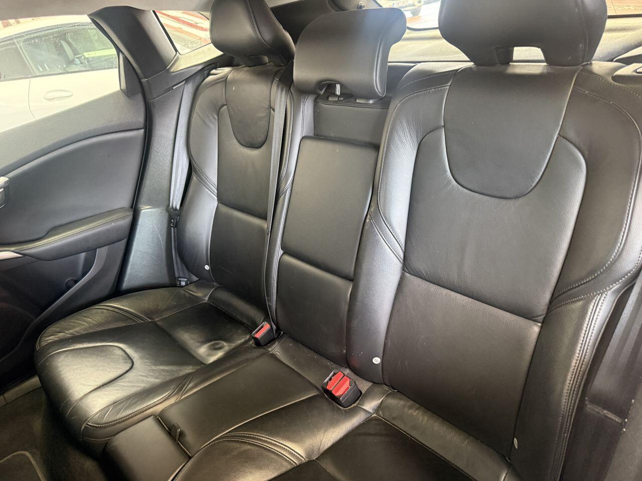 Volvo V40 view 39