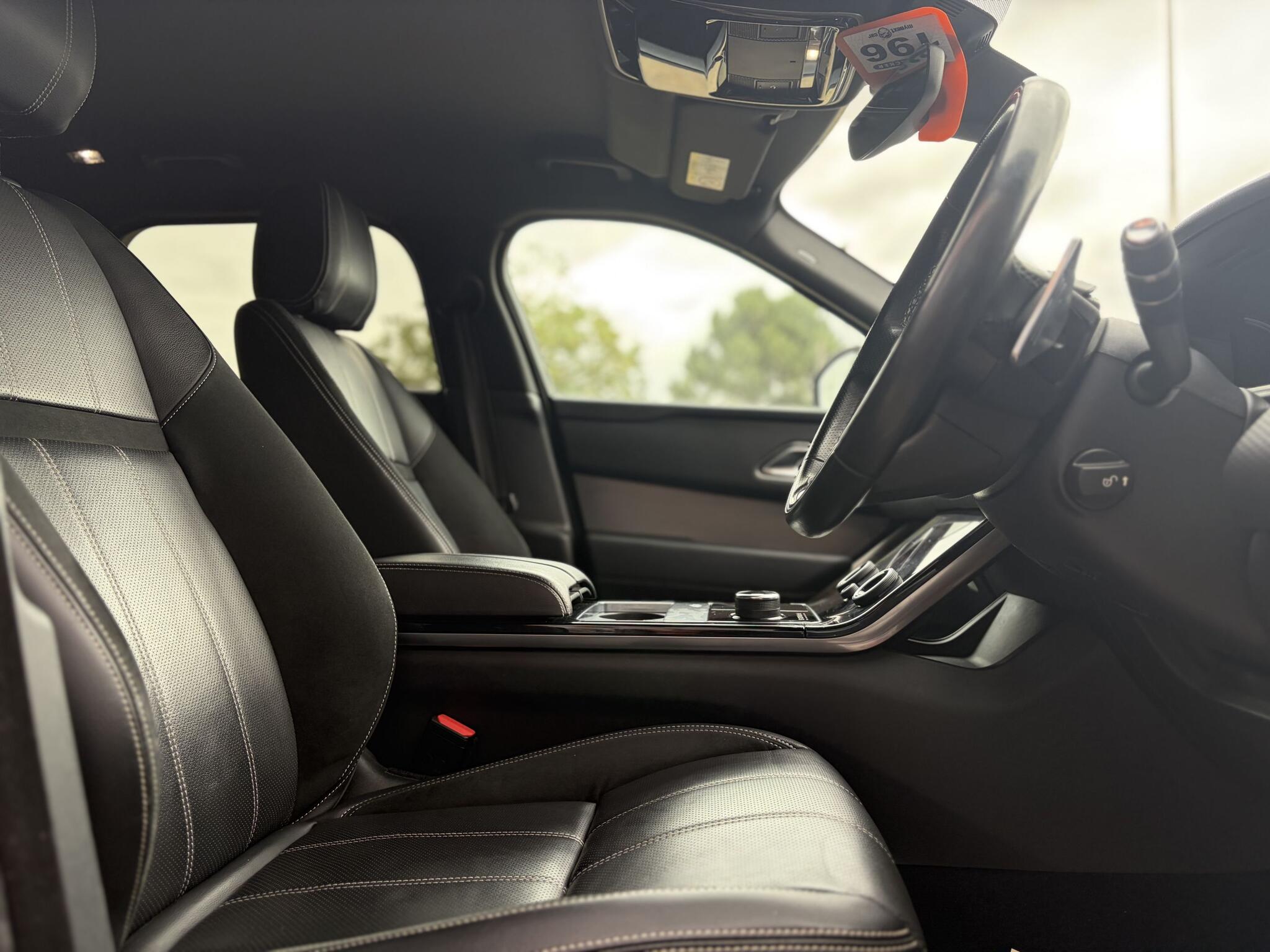 Land Rover Range Rover Velar view 17