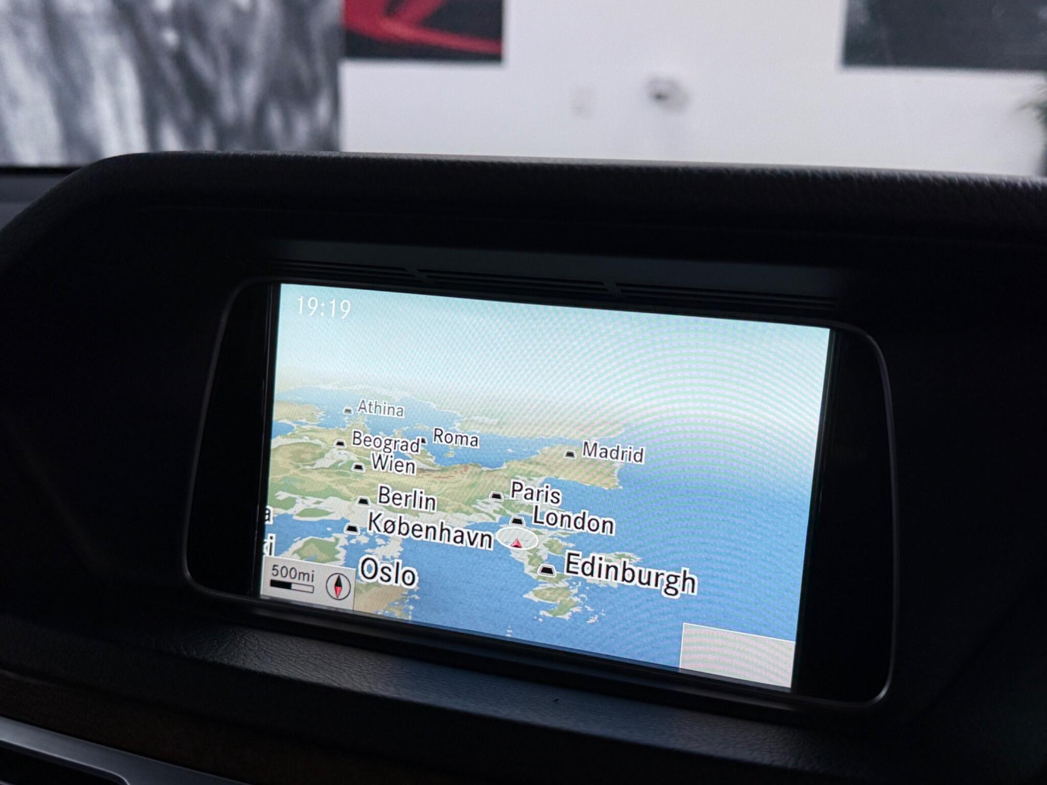 Mercedes-Benz E-Class view 39