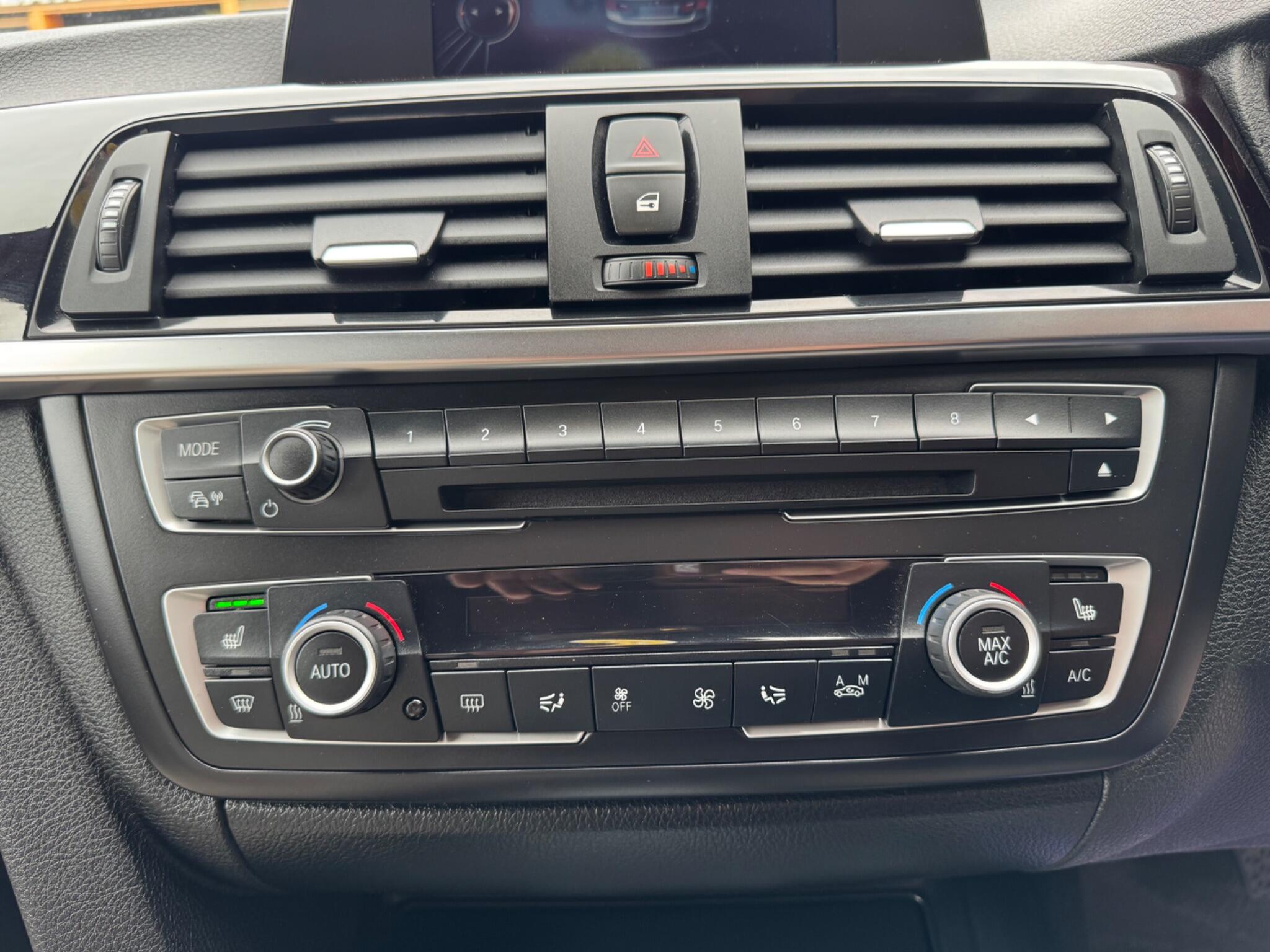 BMW 3 Series view 22