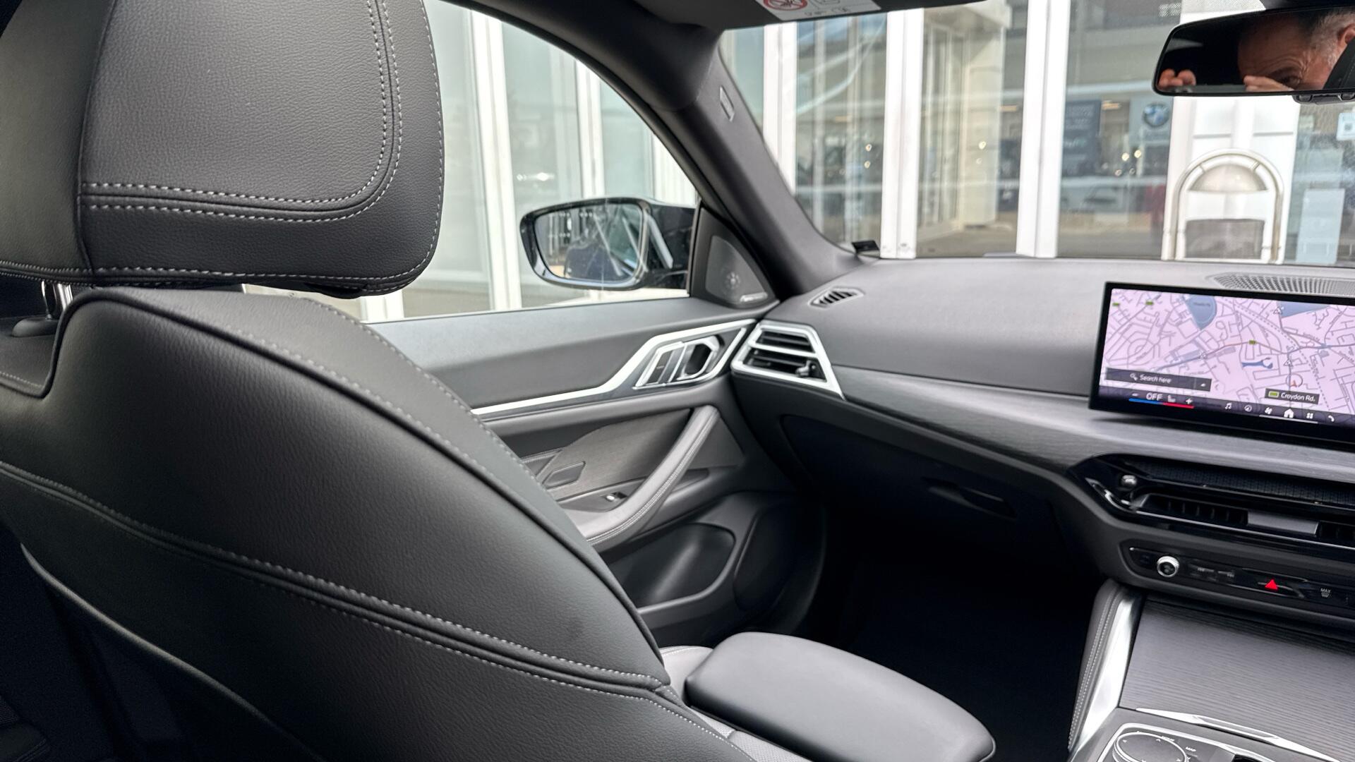 BMW i4 view 36
