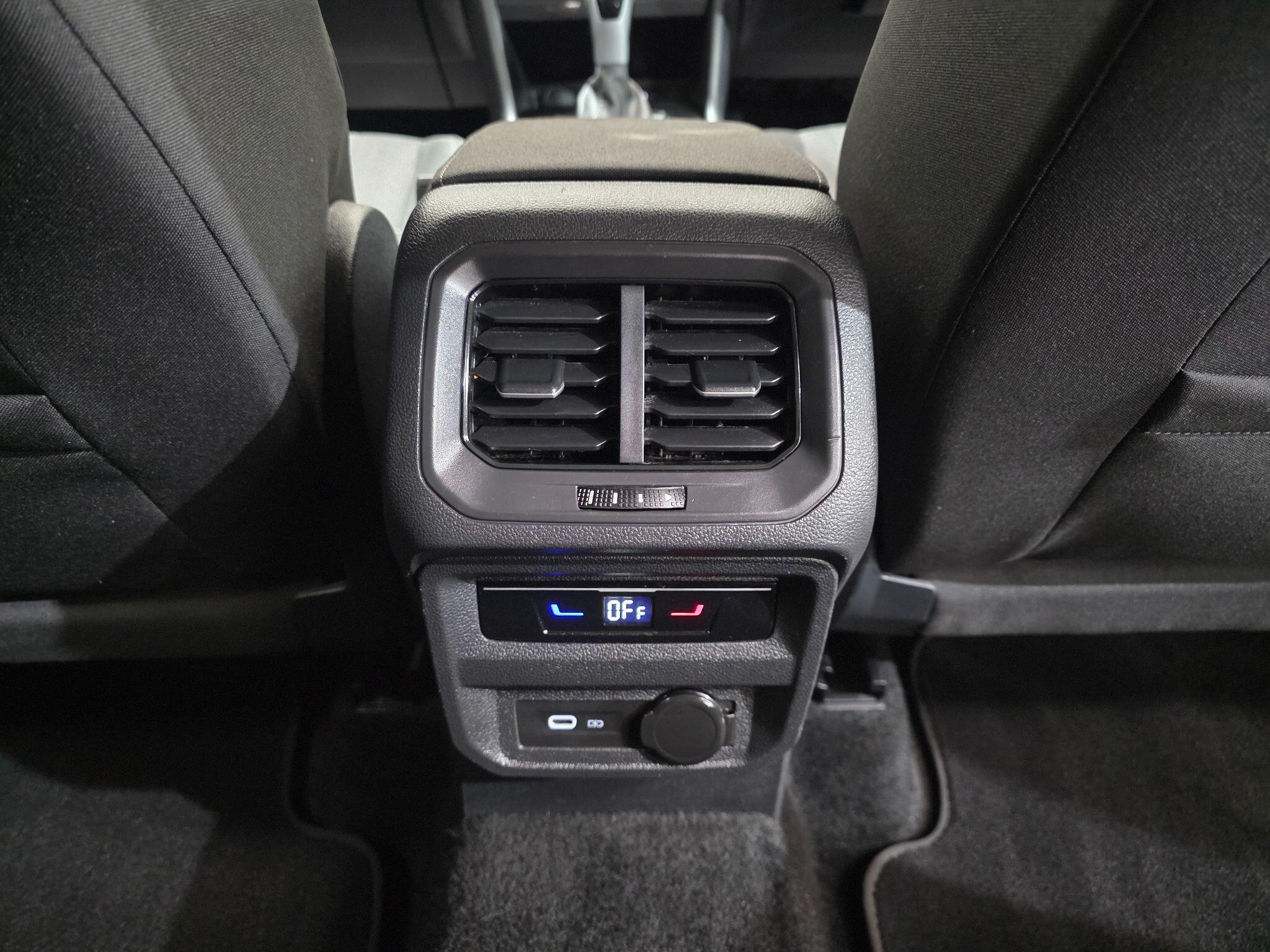 Volkswagen Tiguan Allspace view 26
