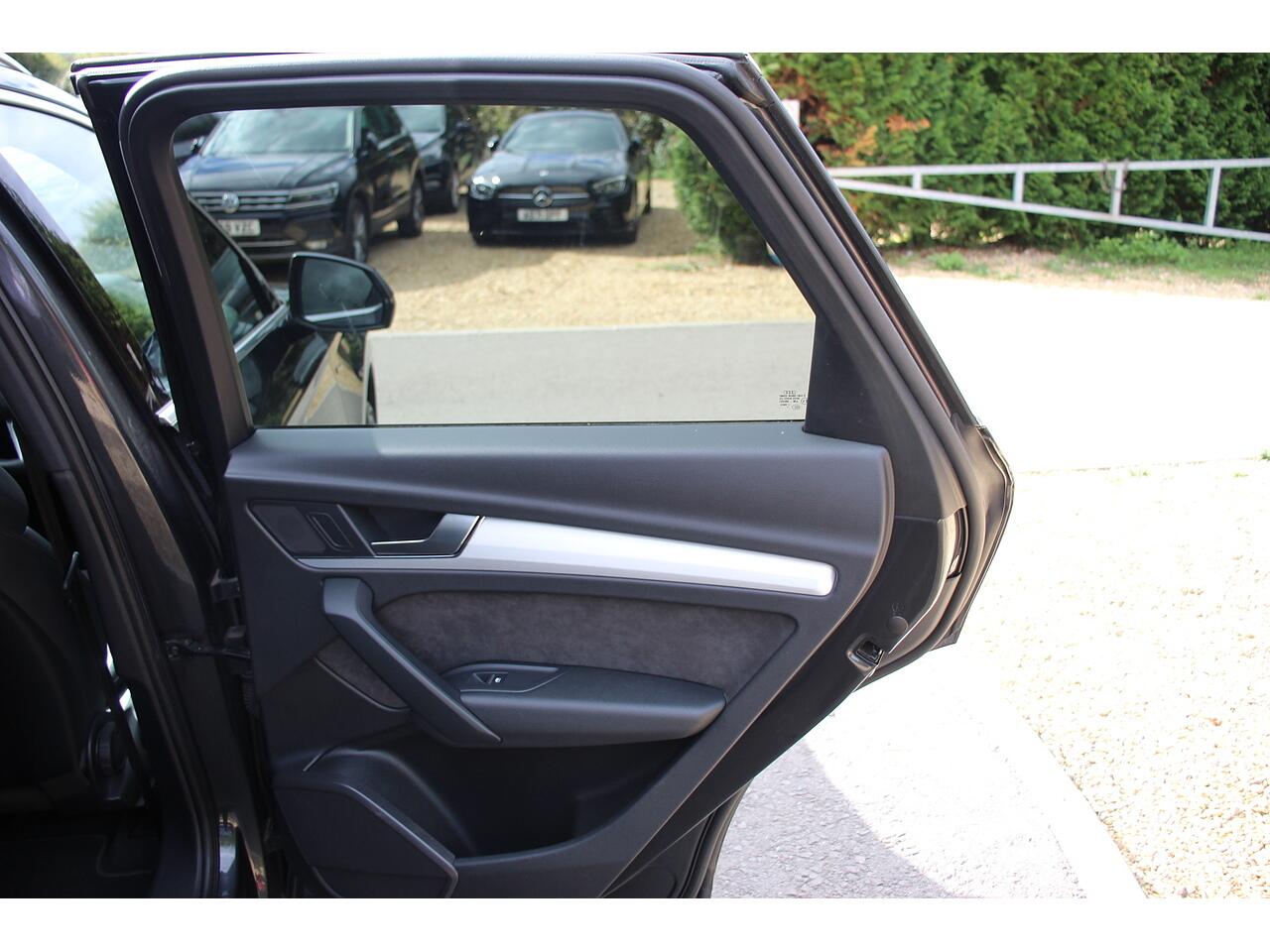 Audi Q5 view 41