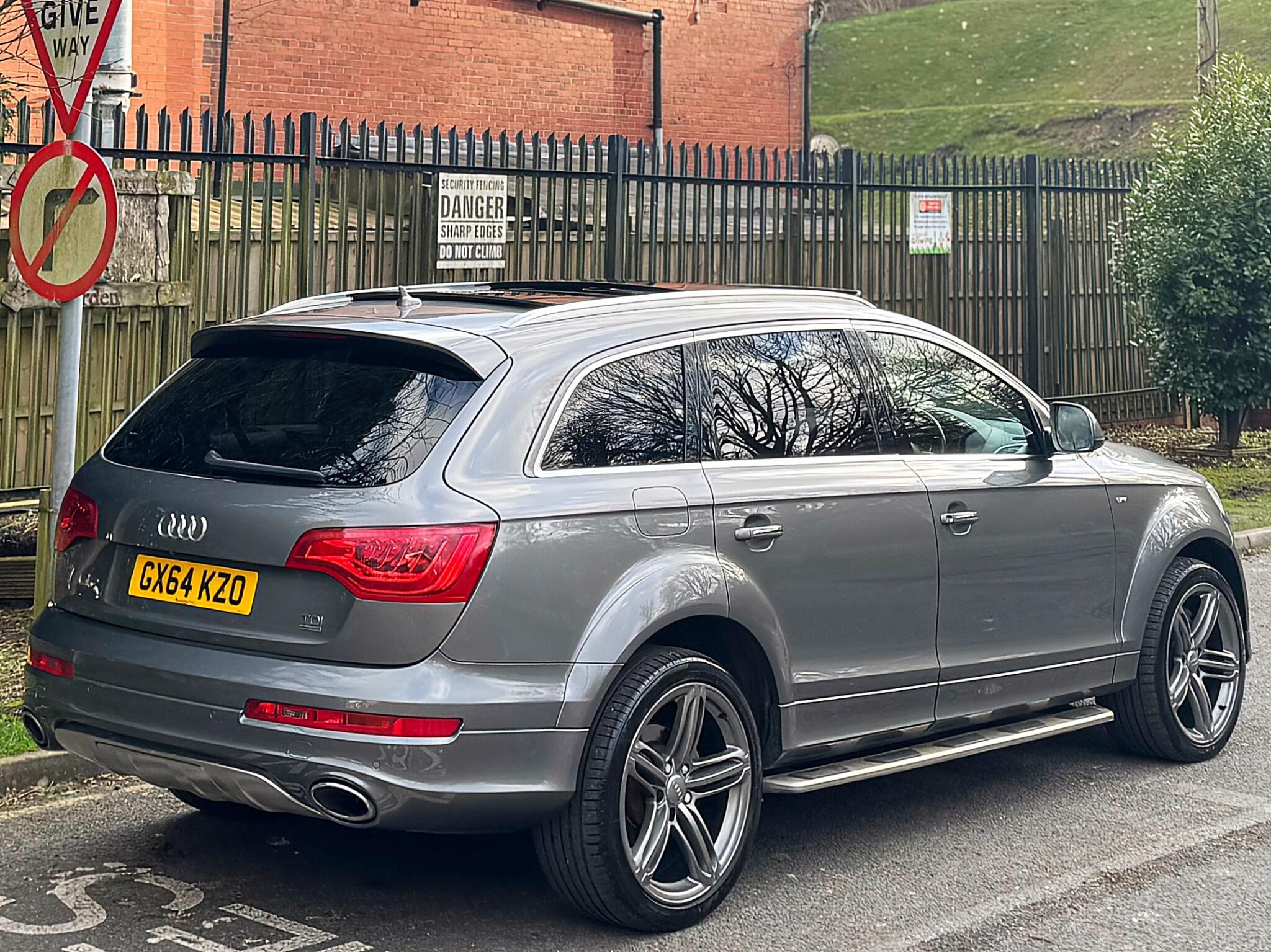 2014 Audi Q7 3.0 TDI V6 S line Sport Edition Tiptronic quattro Euro 5 (s/s) 5dr image 39