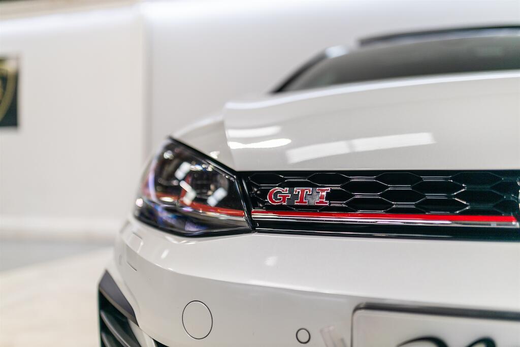 Volkswagen Golf view 12