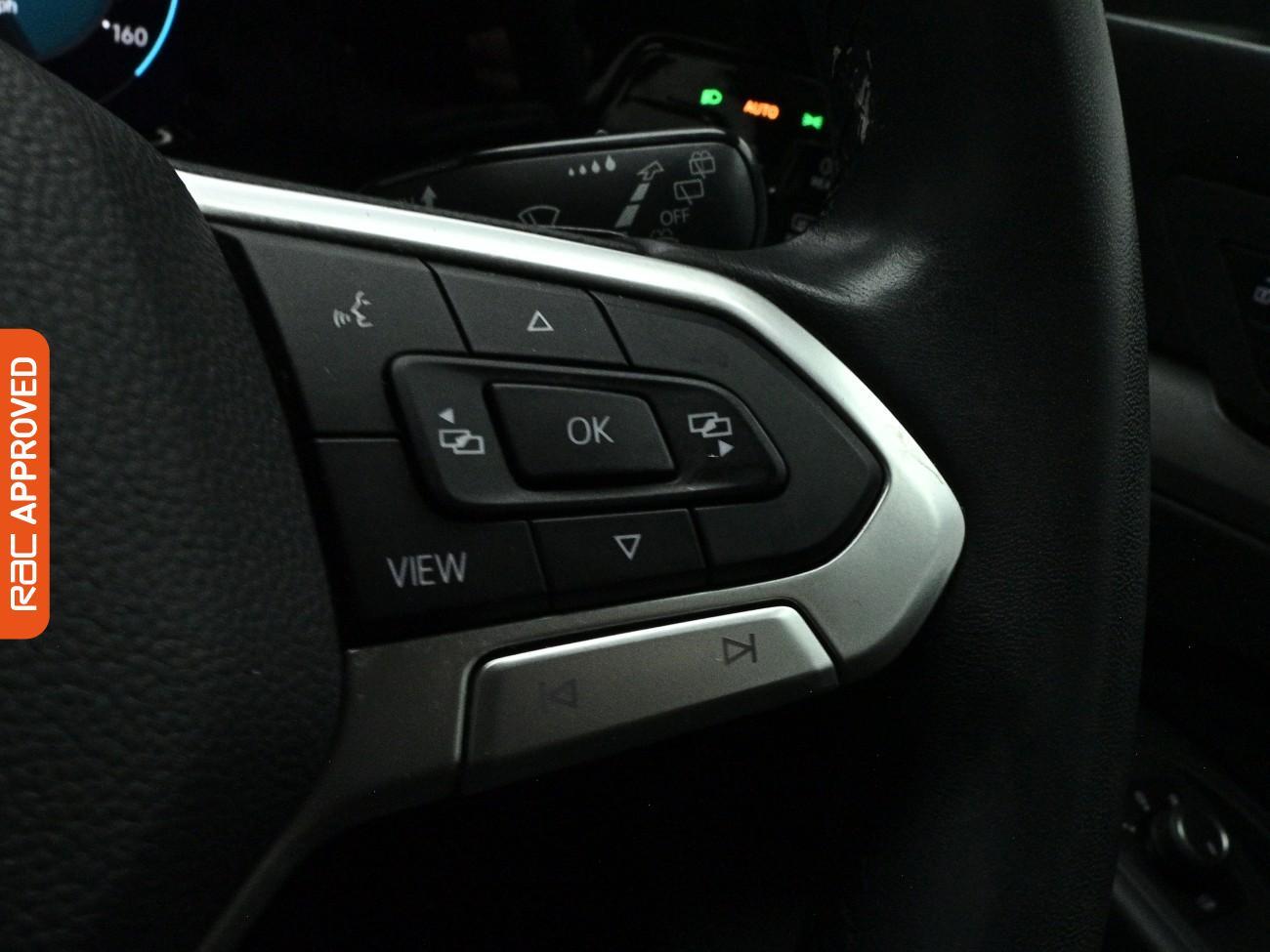Volkswagen Golf view 23