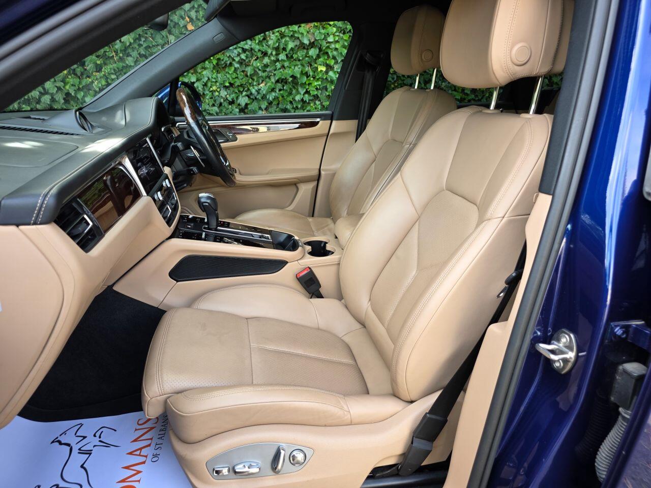 Porsche Macan view 13