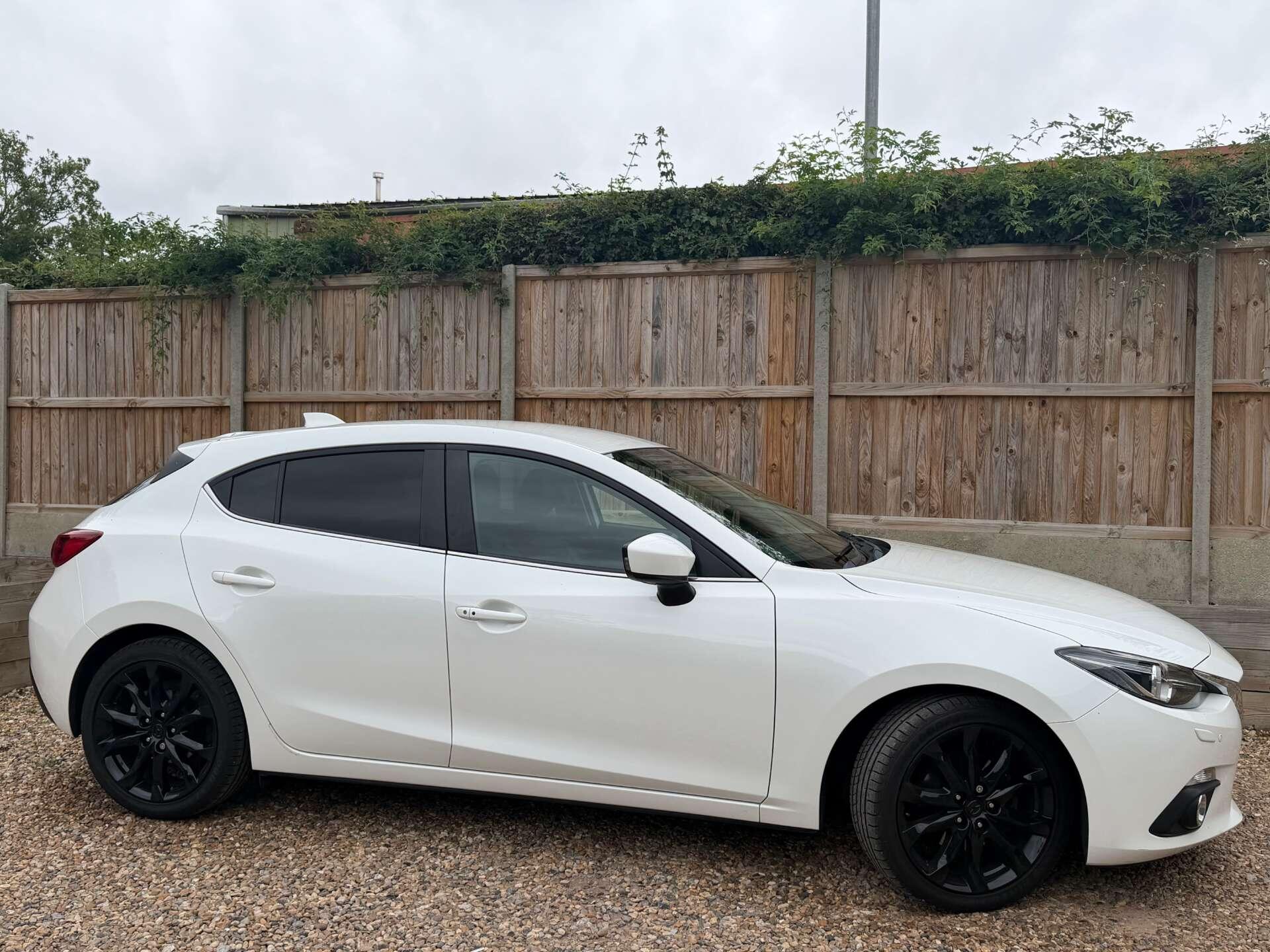 Mazda Mazda3 view 11