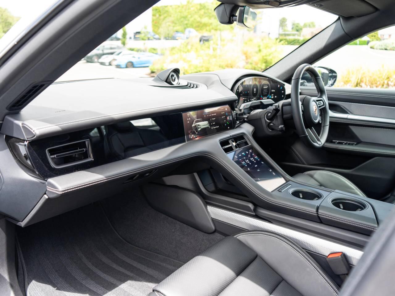 Porsche Taycan view 35