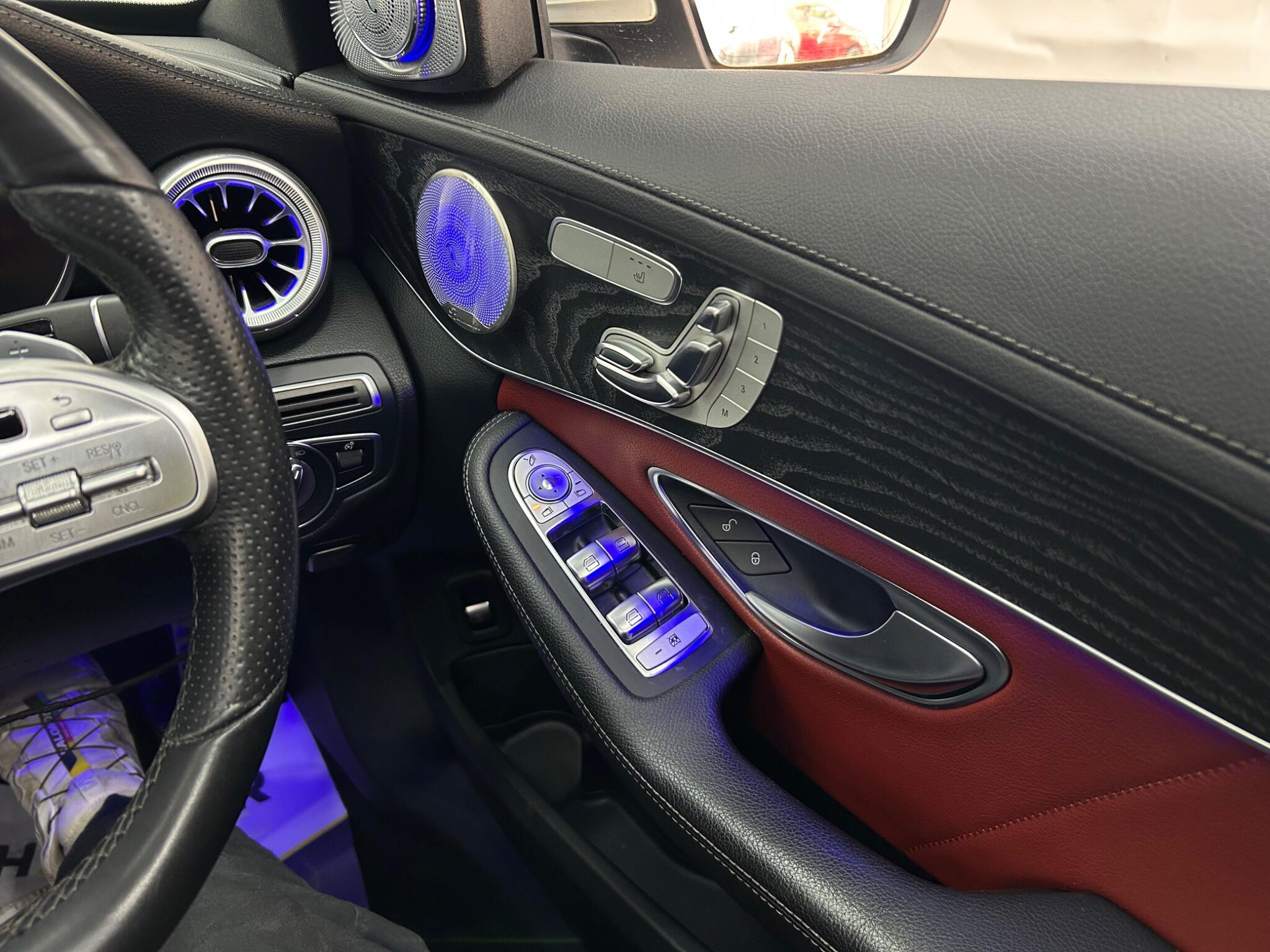 Mercedes-Benz C-Class view 27
