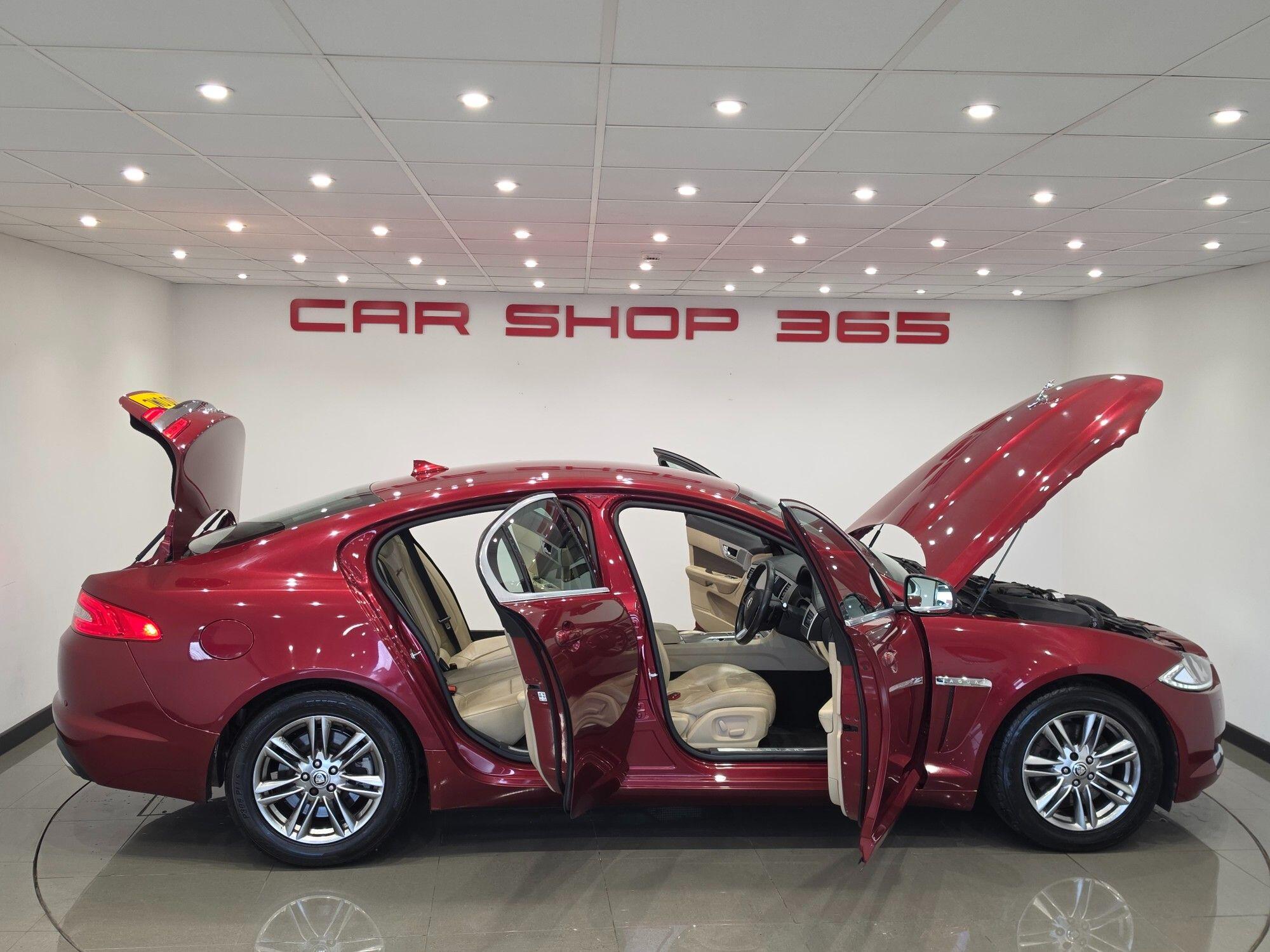 Jaguar XF view 45