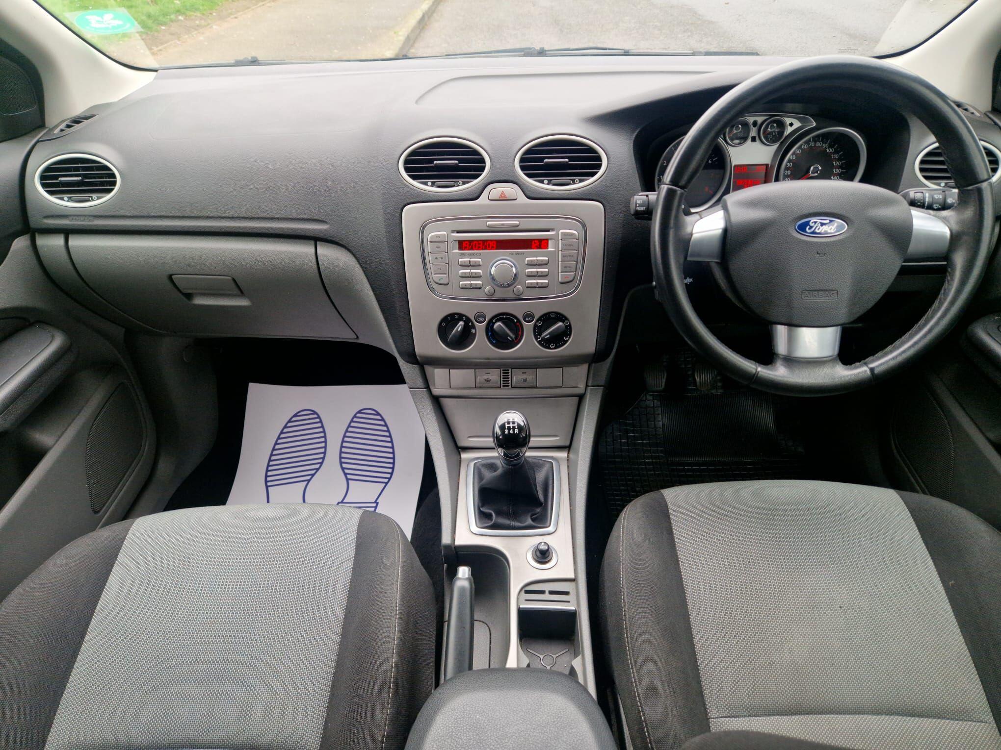 Ford Focus view 20