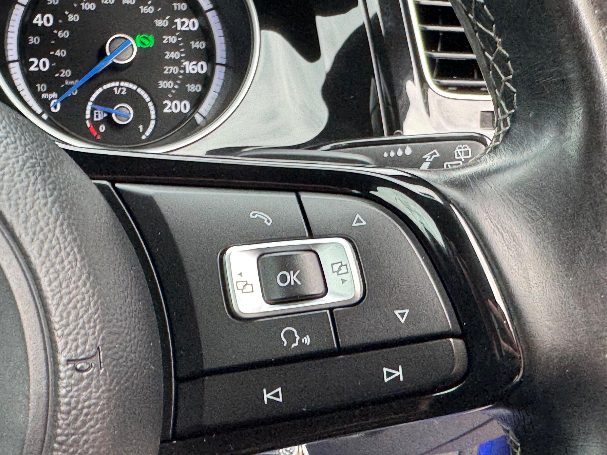 Volkswagen Golf view 18