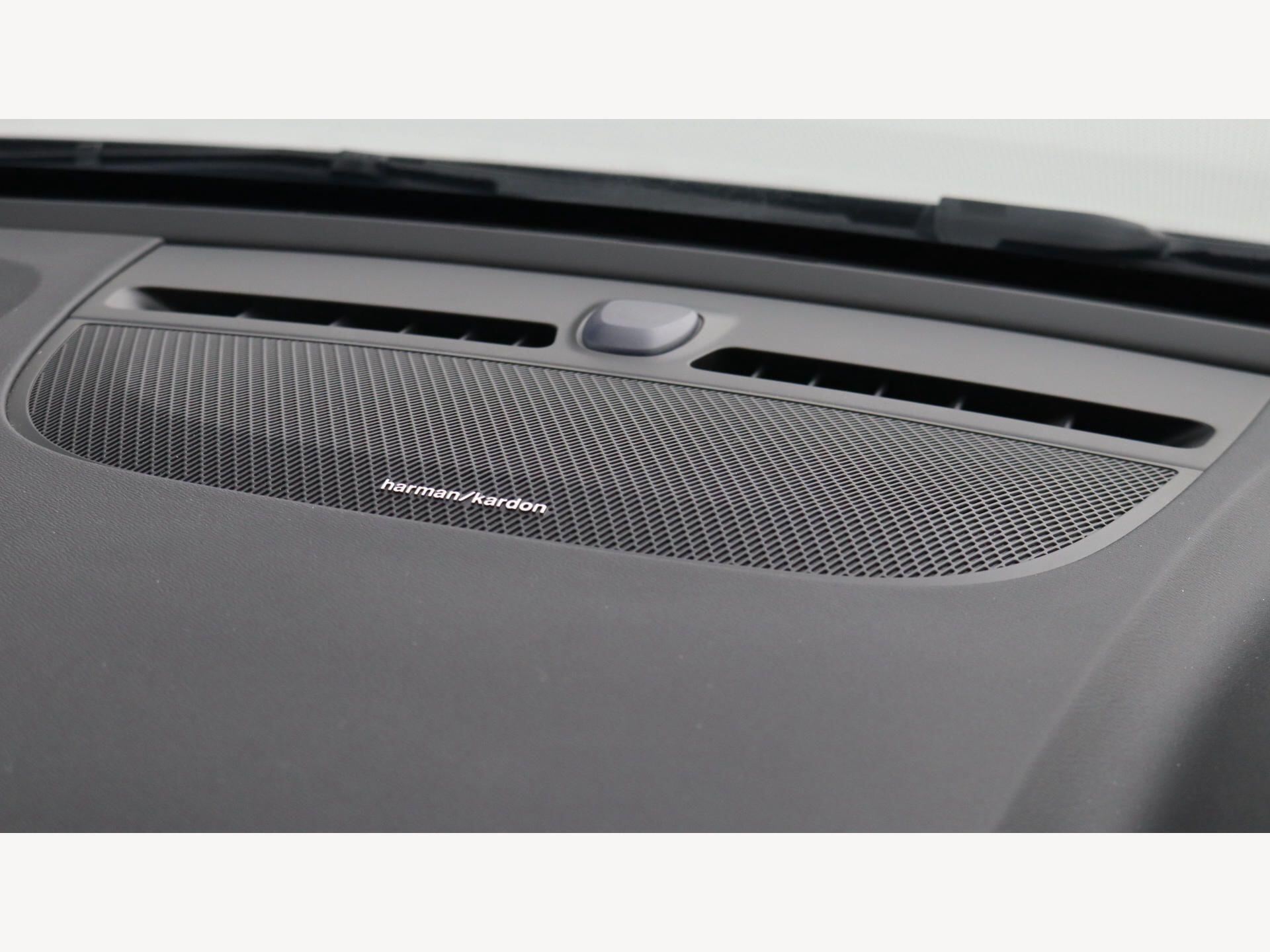Volvo XC40 view 26