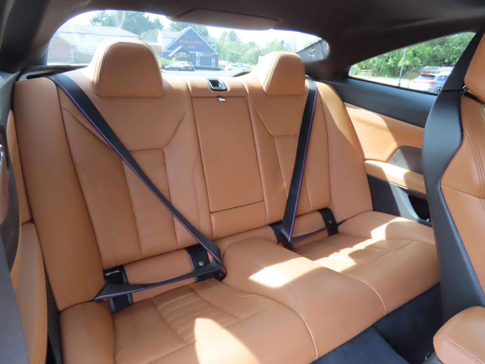 BMW 4 Series view 10