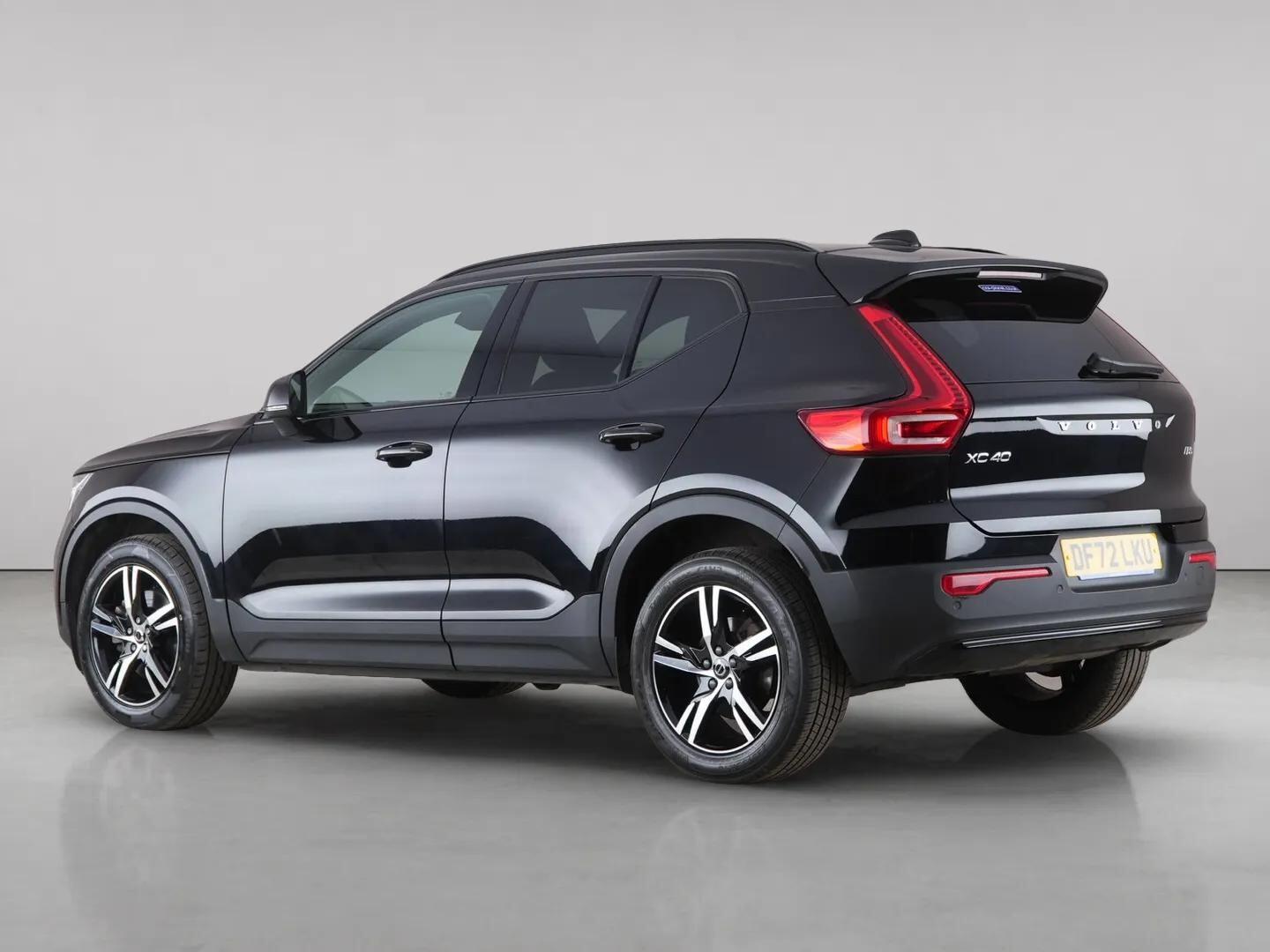 Volvo XC40 view 8