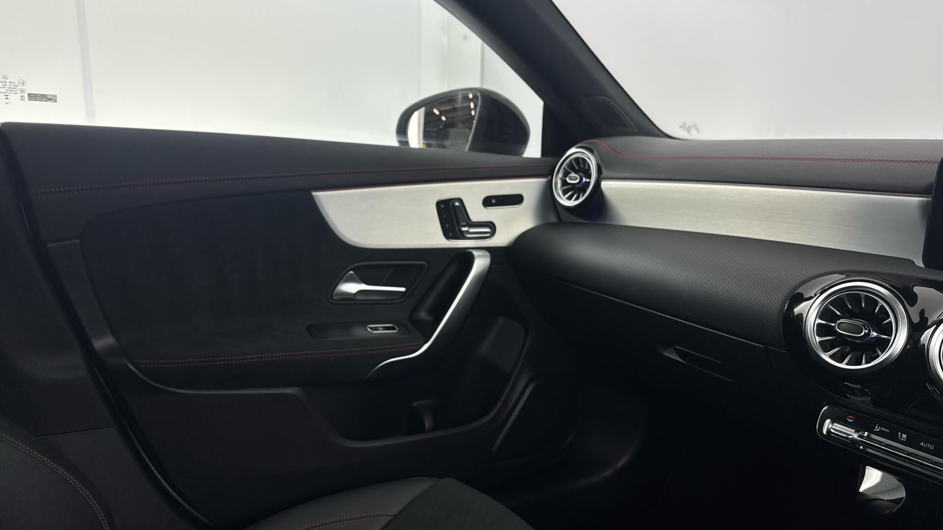 Mercedes-Benz CLA view 37