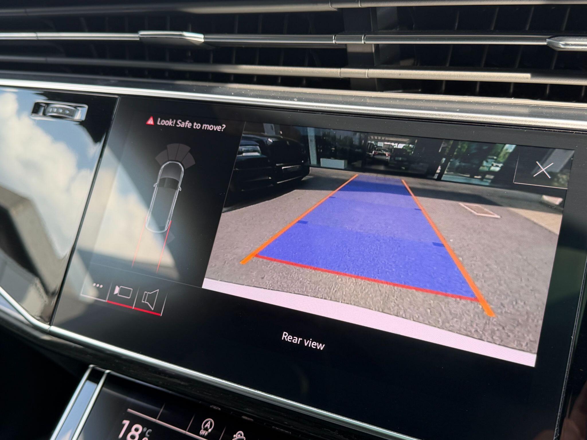 Audi Audi Q8 view 21