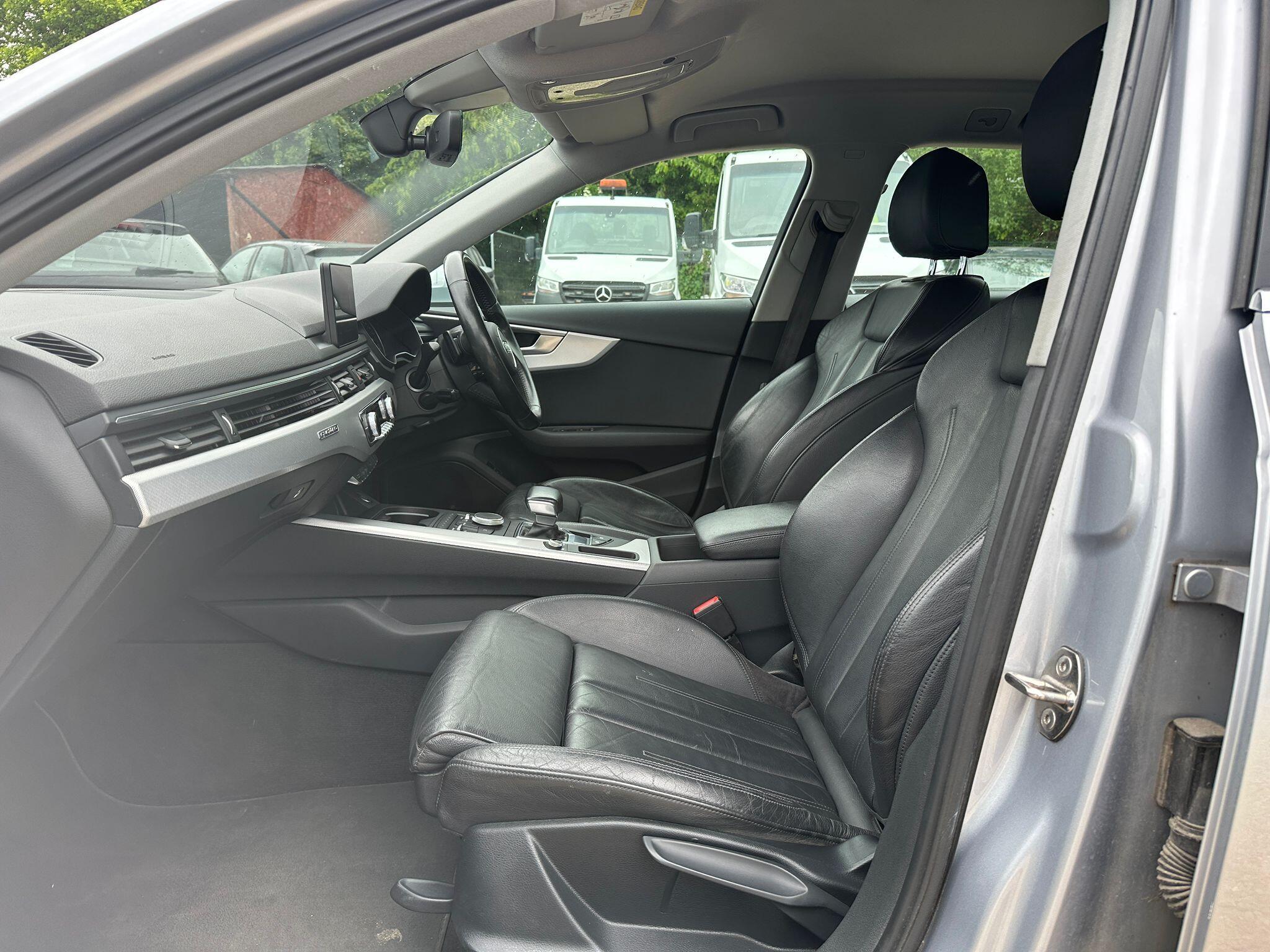Audi A4 Avant view 9