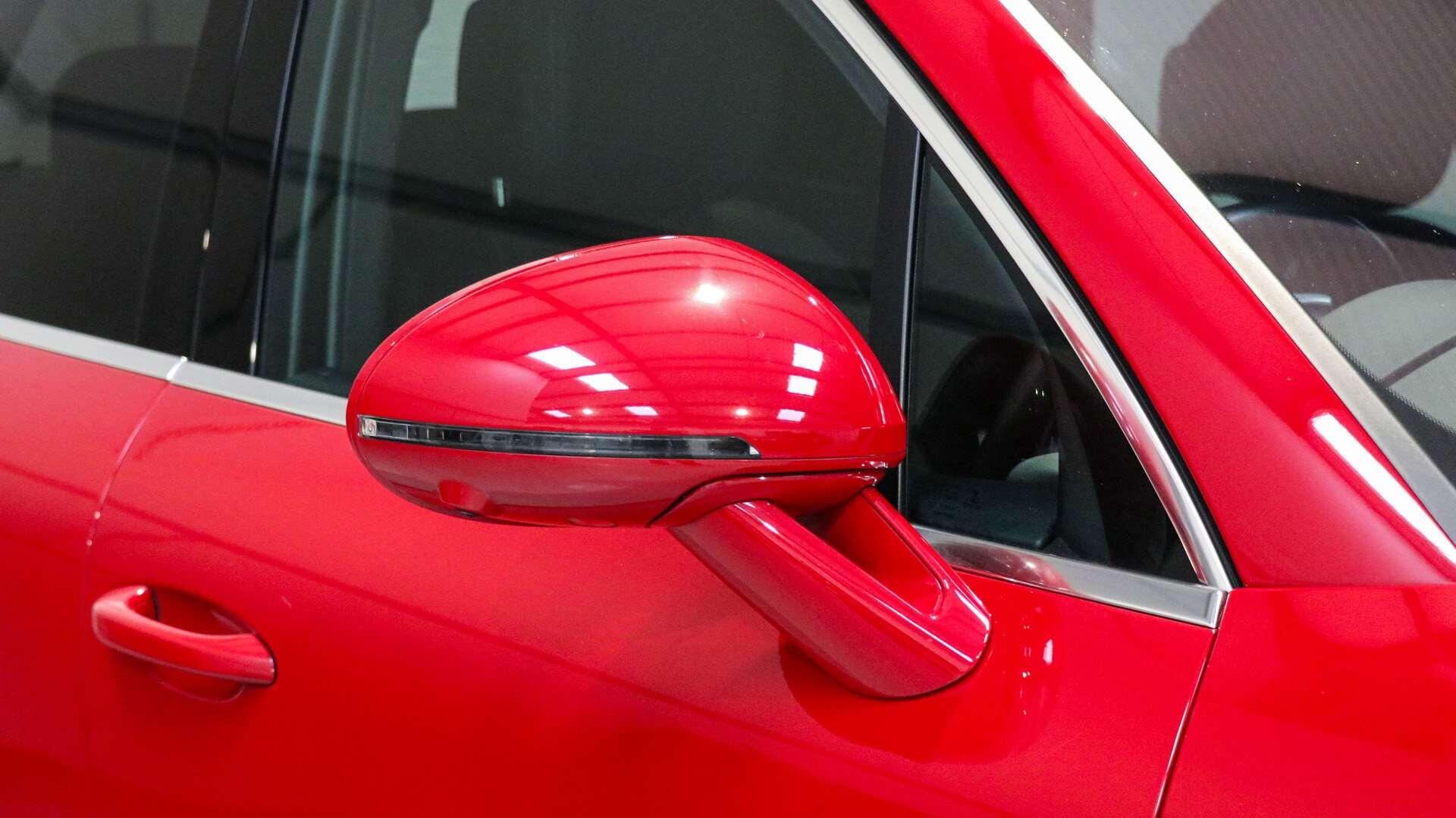 Porsche Macan view 30