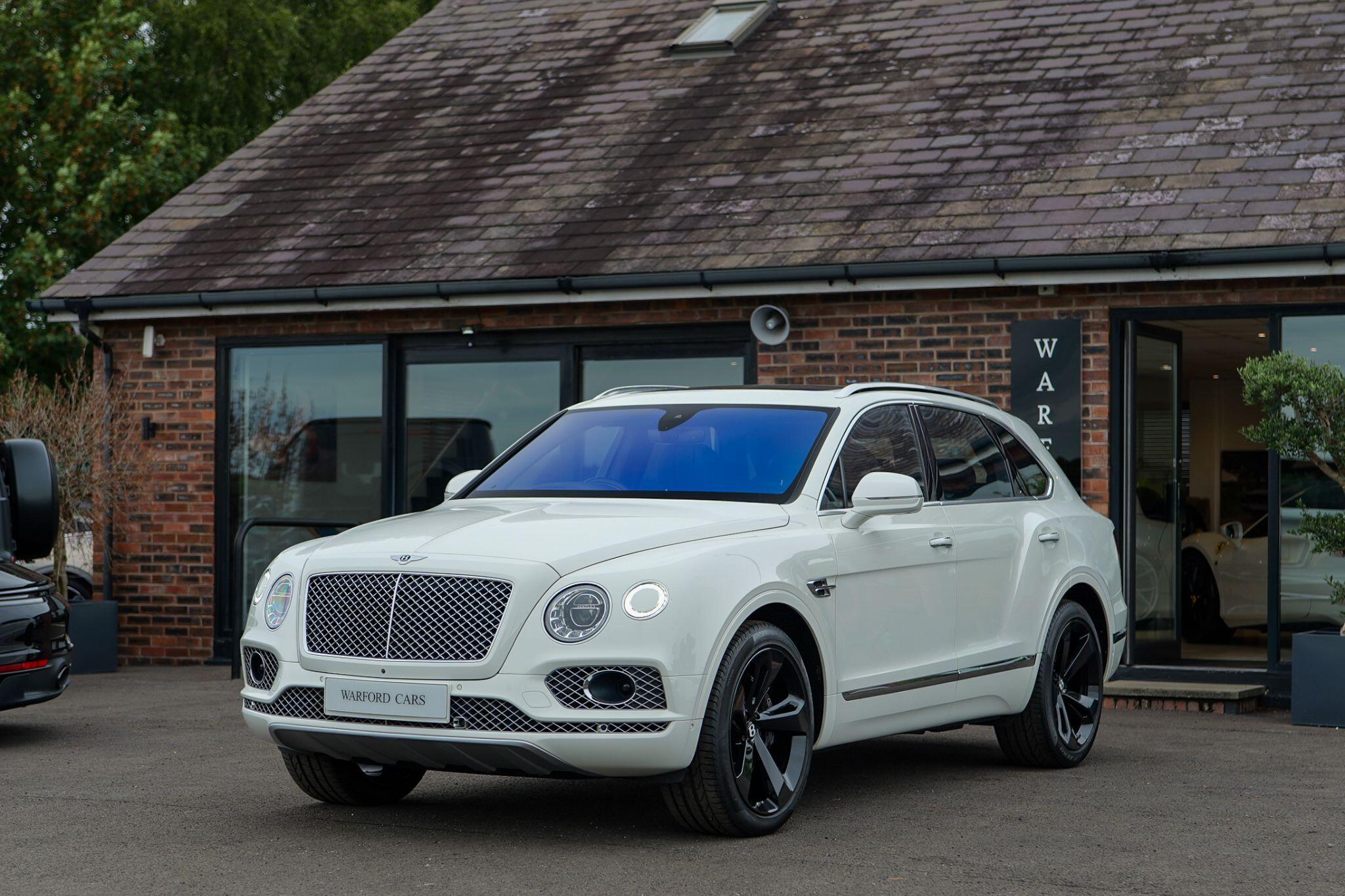 Bentley Bentayga view 3