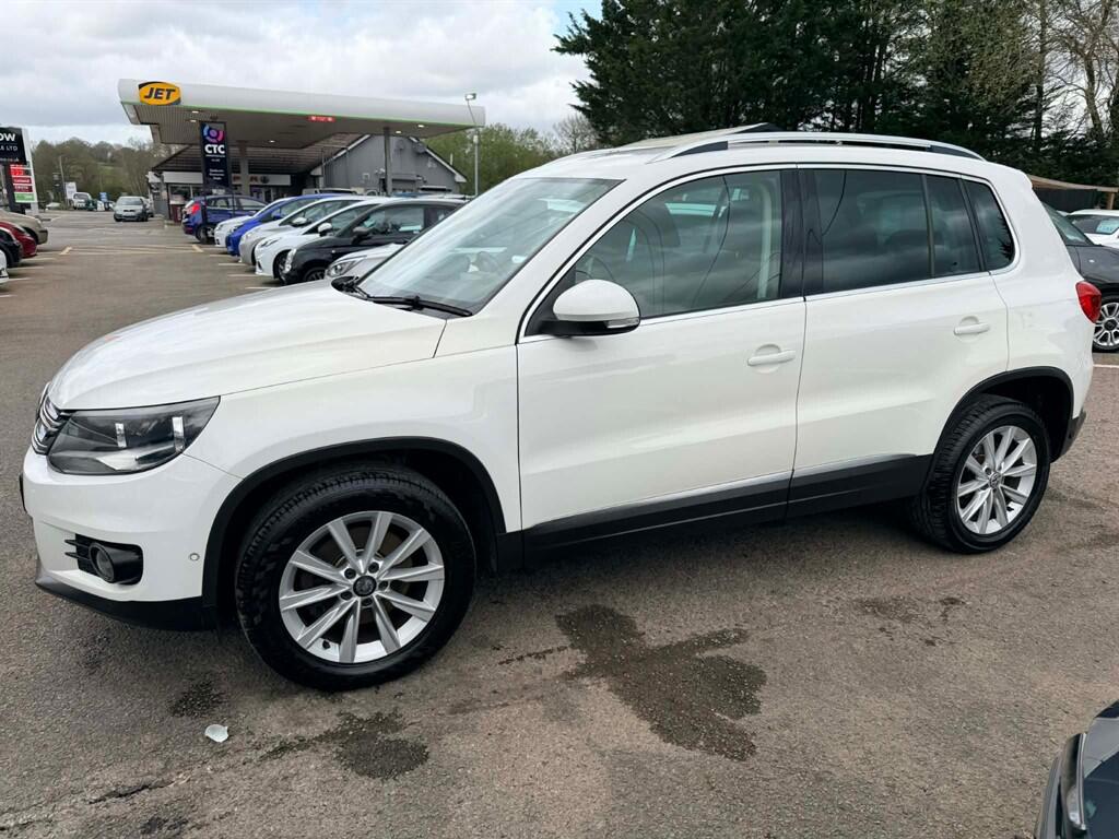 Volkswagen Tiguan view 5