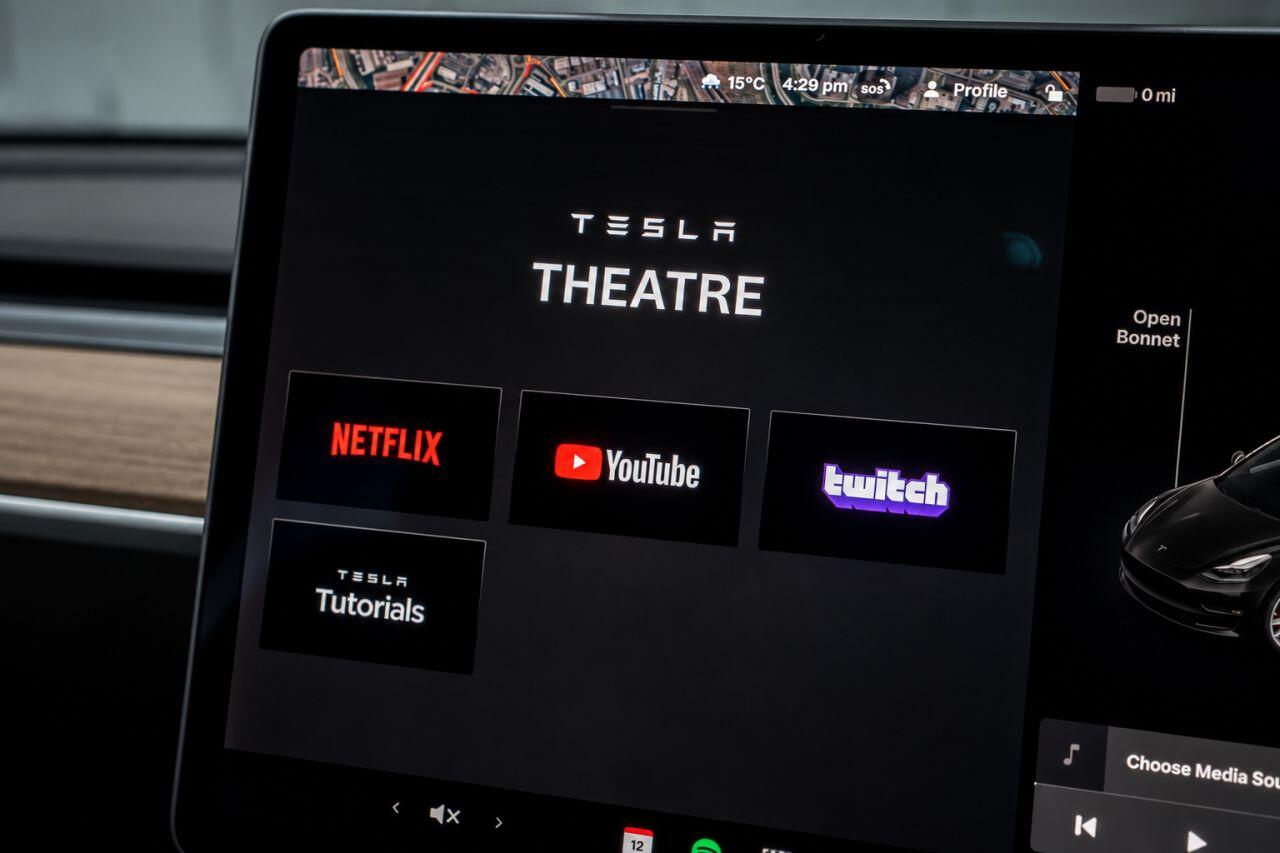 Tesla Model 3 view 36