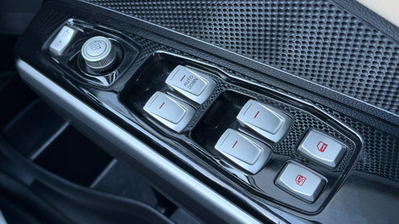 KGM Tivoli view 31