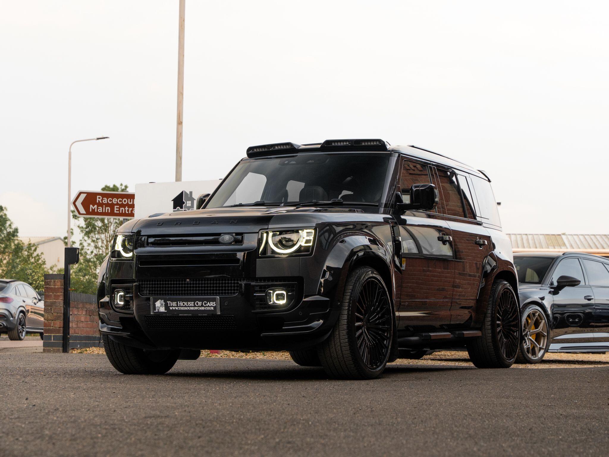 Land Rover Defender 110 view 8