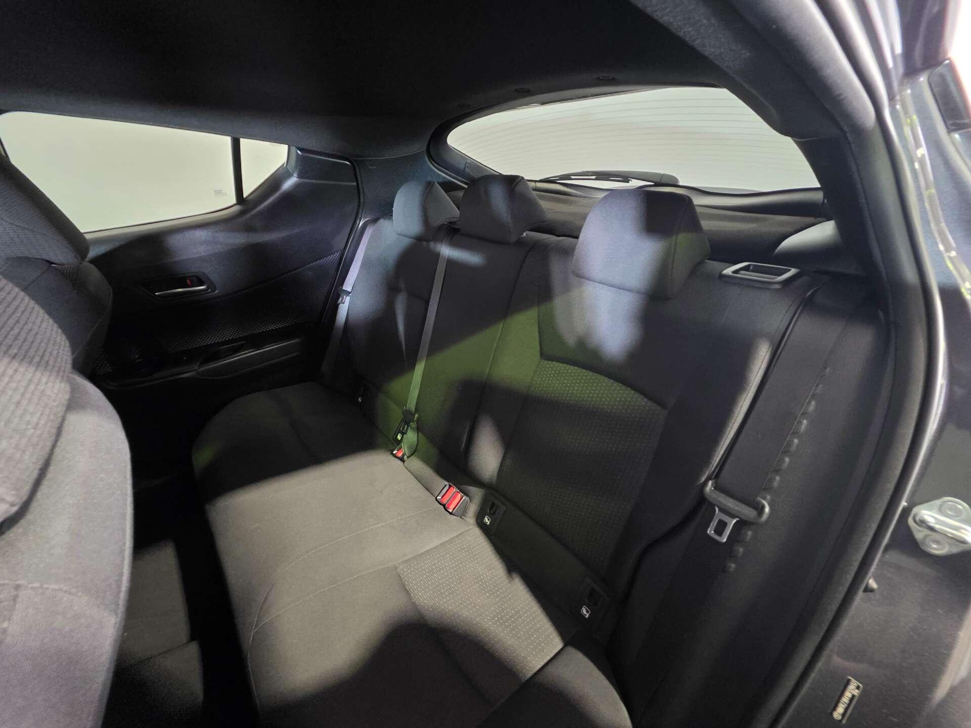 Toyota C-HR view 45