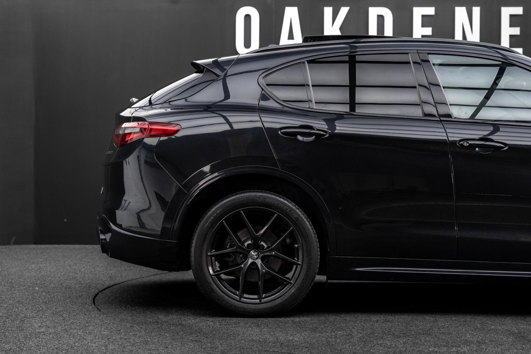 Alfa Romeo Stelvio view 41