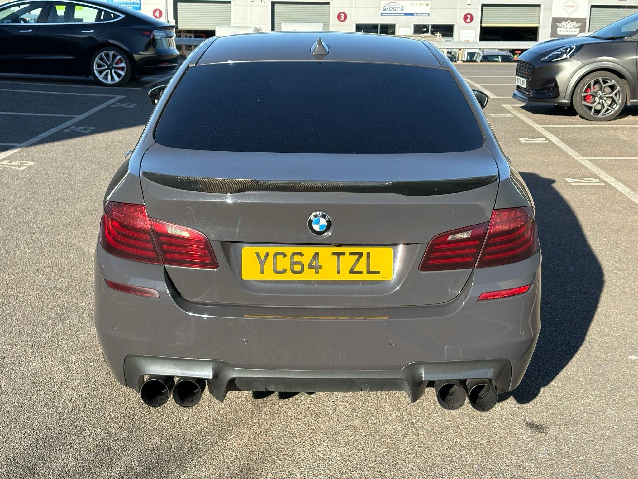 BMW M5 view 12