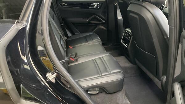 Porsche Cayenne view 4