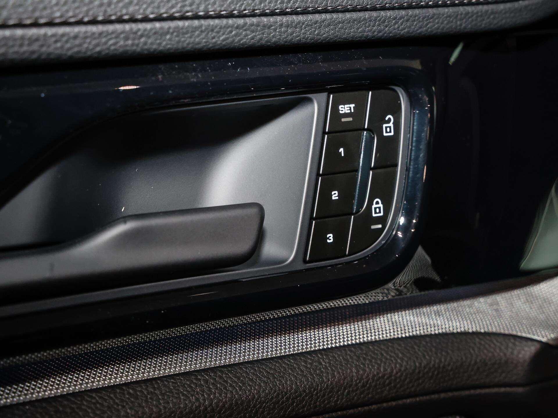 Porsche Panamera view 25