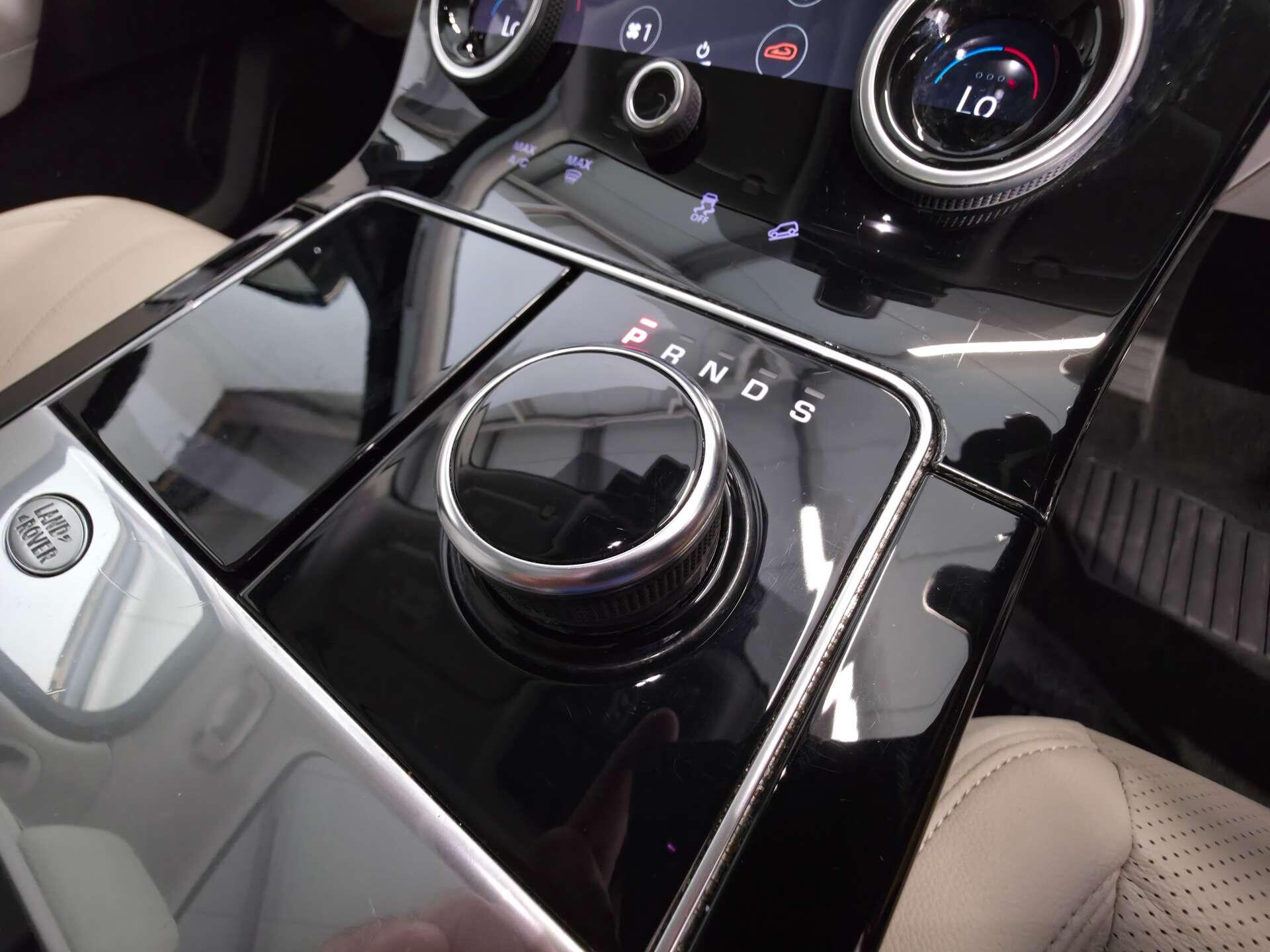 Land Rover Range Rover Velar view 36