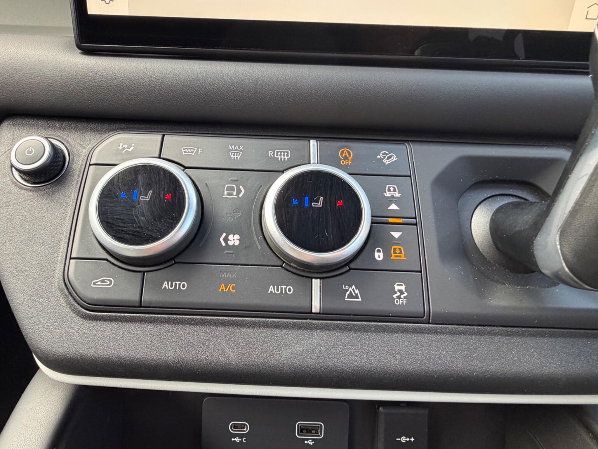Land Rover Defender view 17