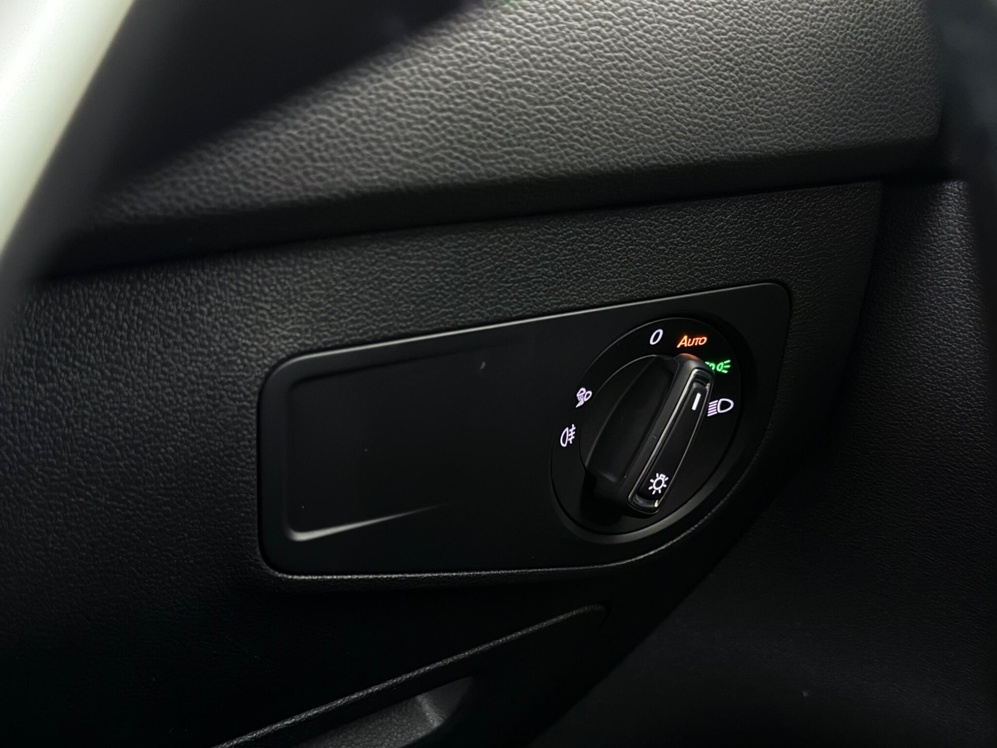Volkswagen Tiguan view 21