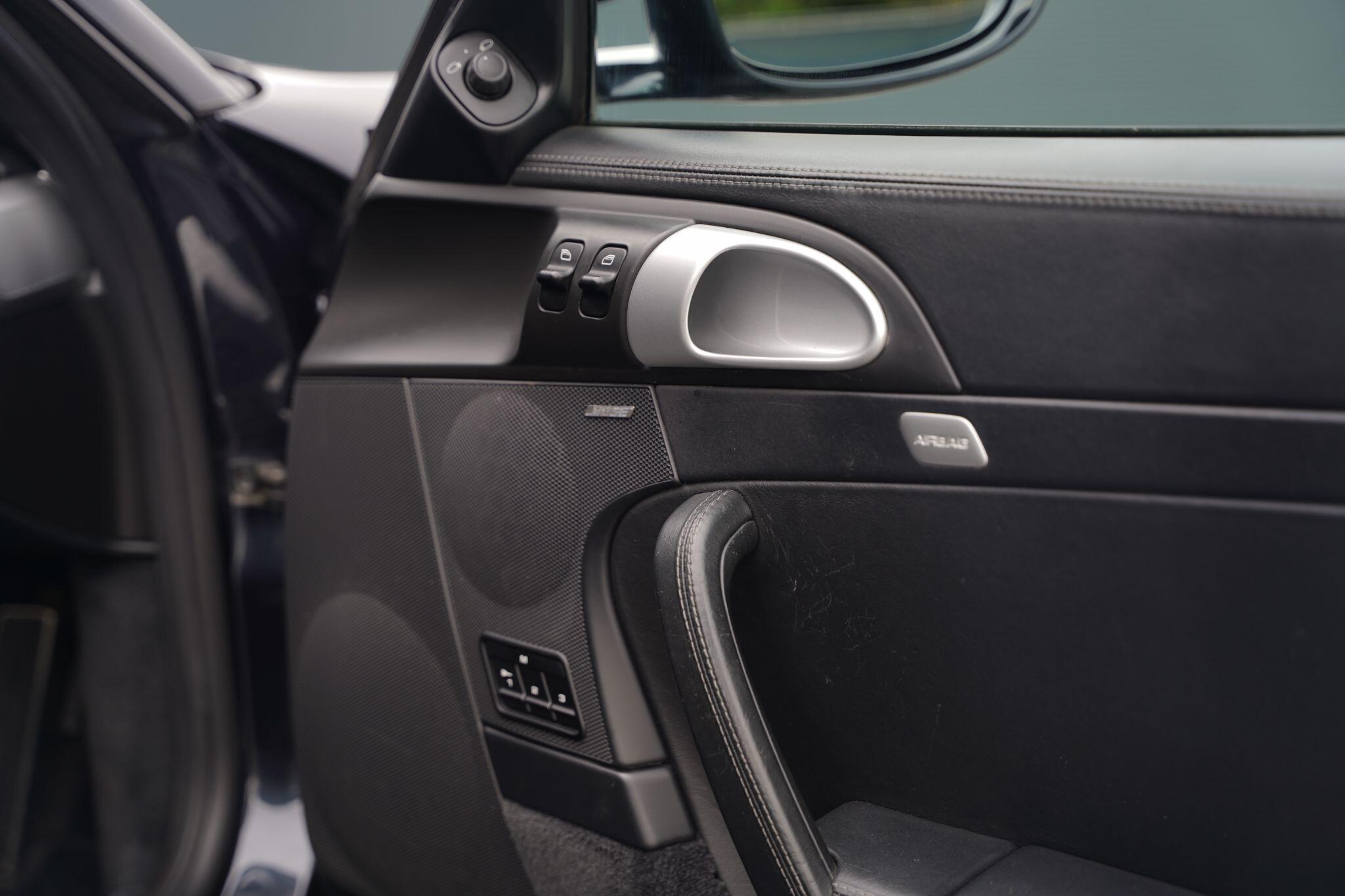 Porsche 911 view 74