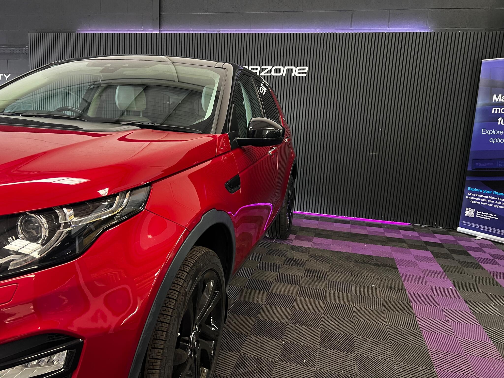 Land Rover Discovery Sport view 41
