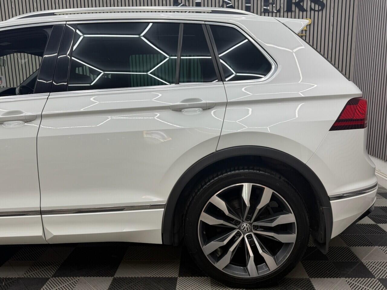 Volkswagen Tiguan view 24