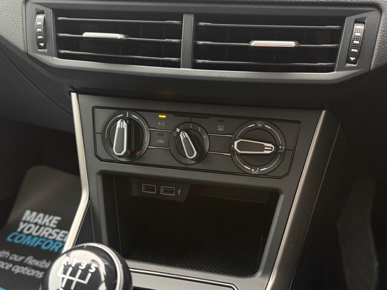 Volkswagen Polo view 19